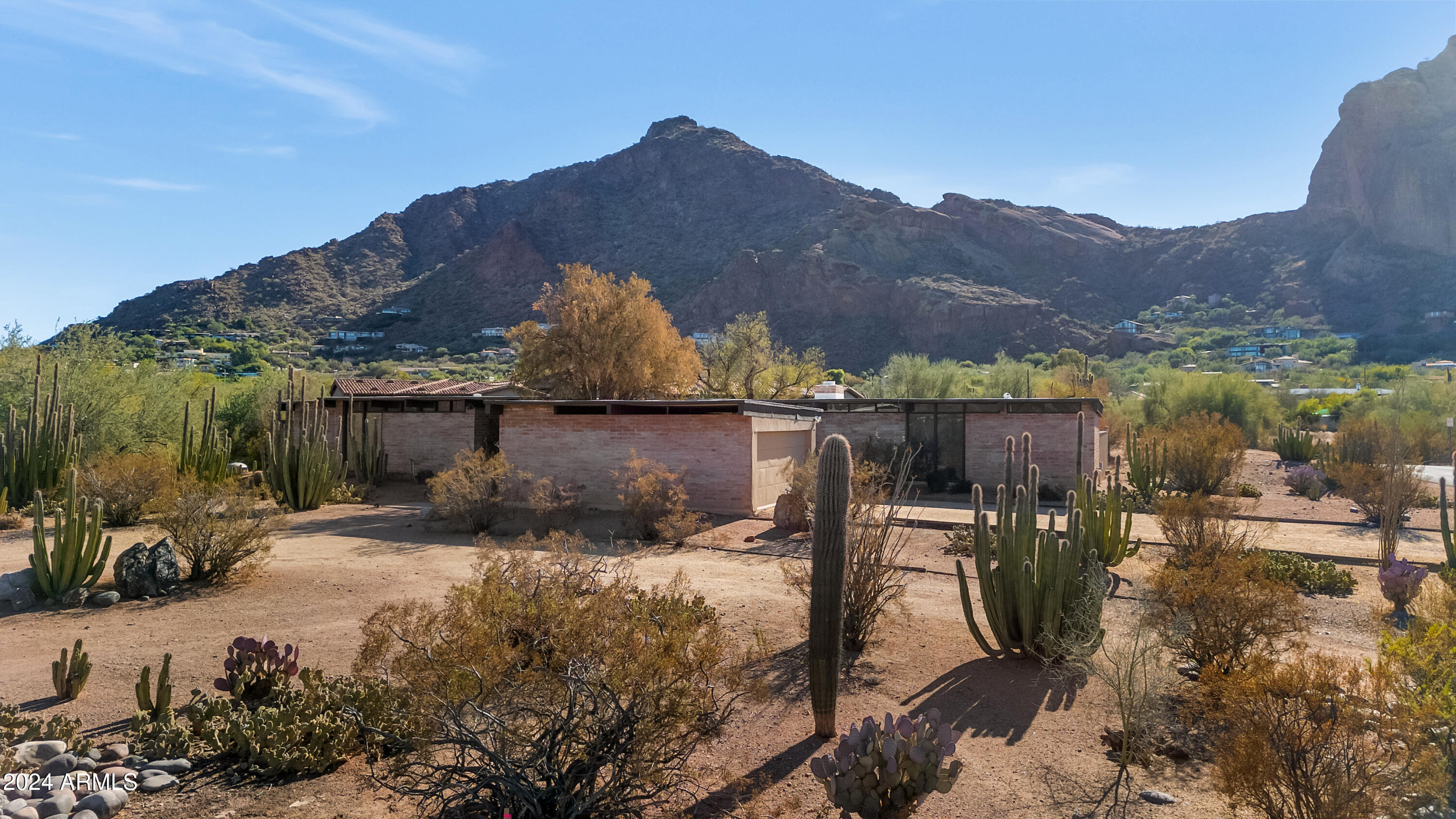 6105 N CAMELBACK MANOR Drive 16