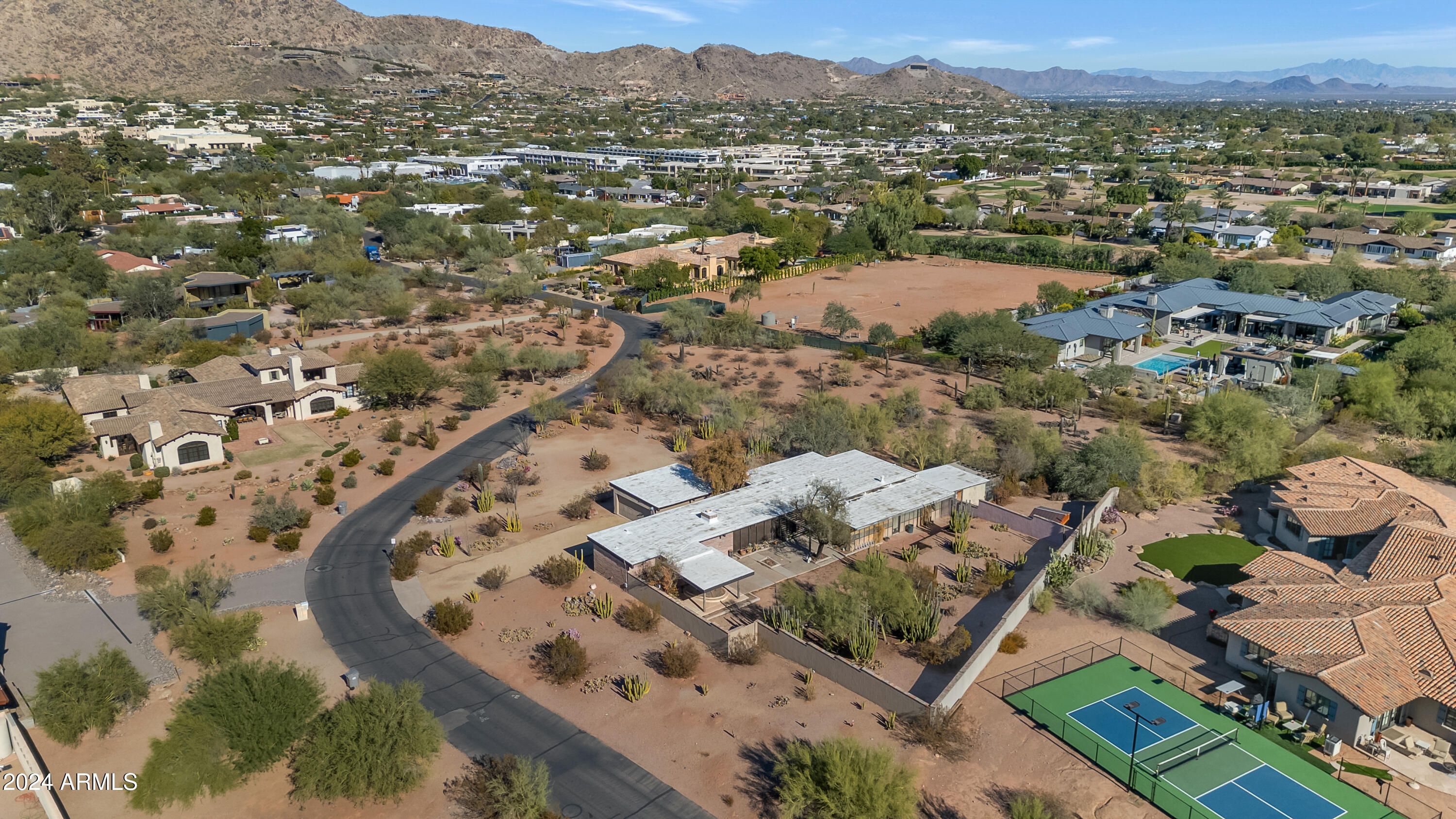 6105 N CAMELBACK MANOR Drive 16