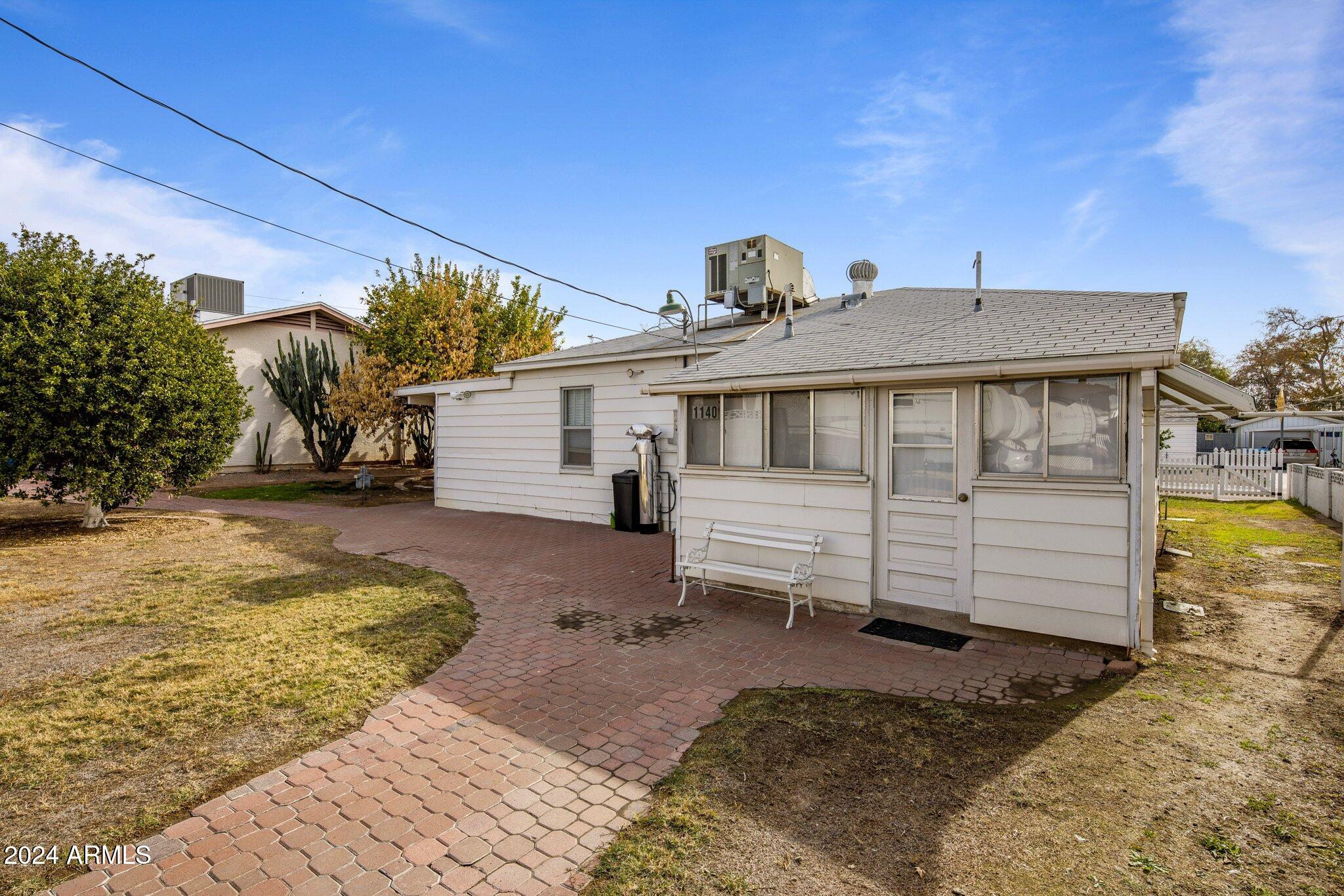 1140 E VOGEL Avenue