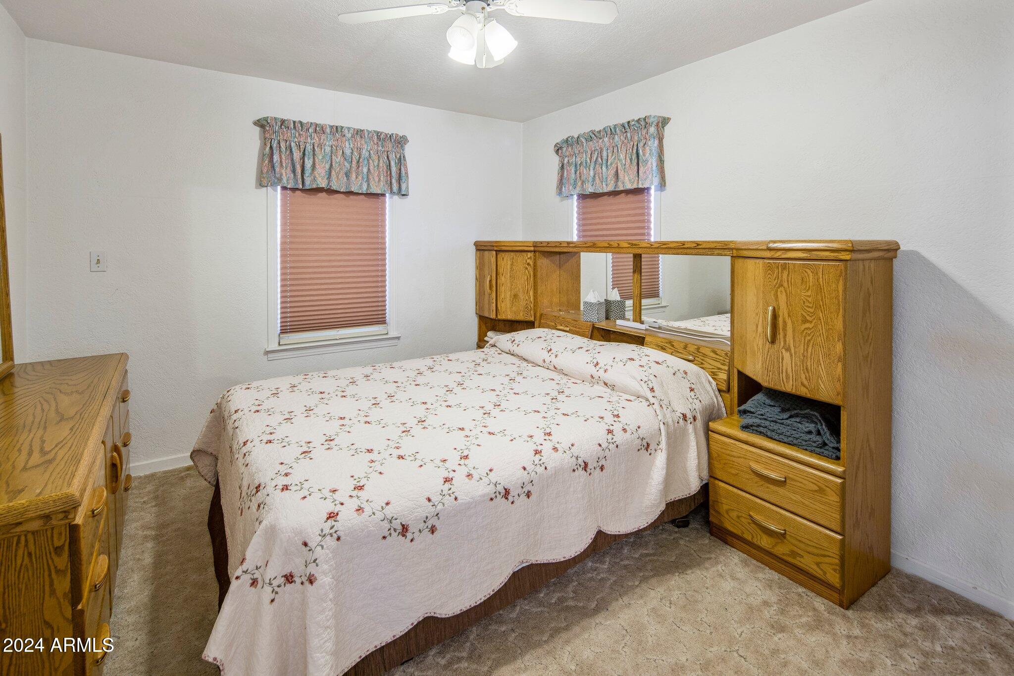 1140 E VOGEL Avenue