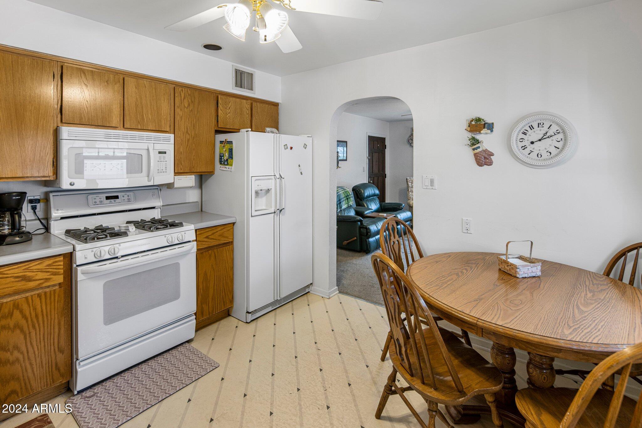 1140 E VOGEL Avenue