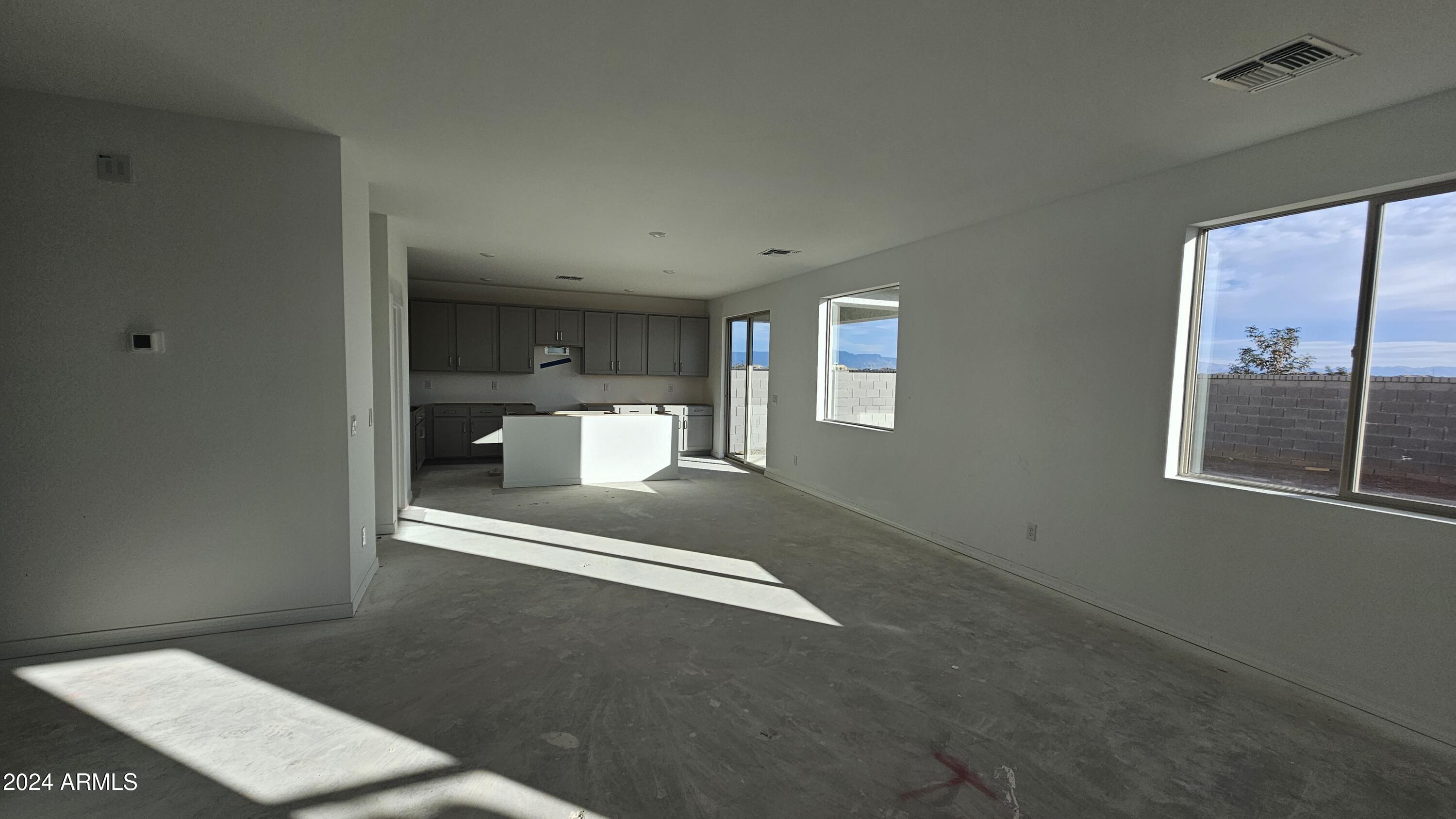37595 N COWBOY Lane