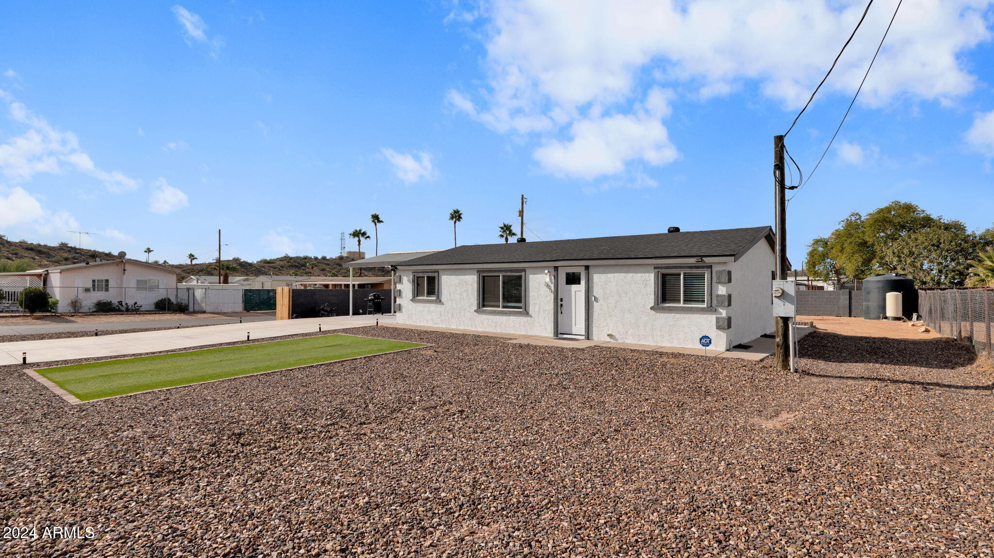 306 N HAWES Road
