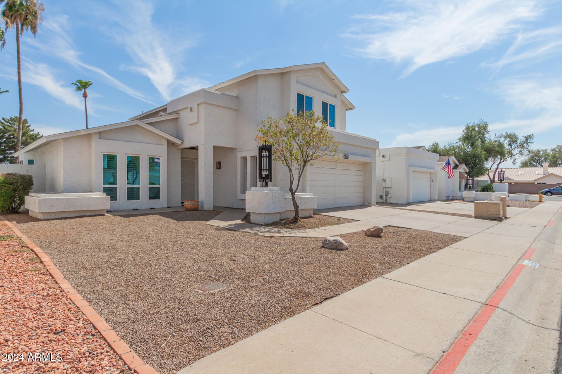 609 W GRANDVIEW Road