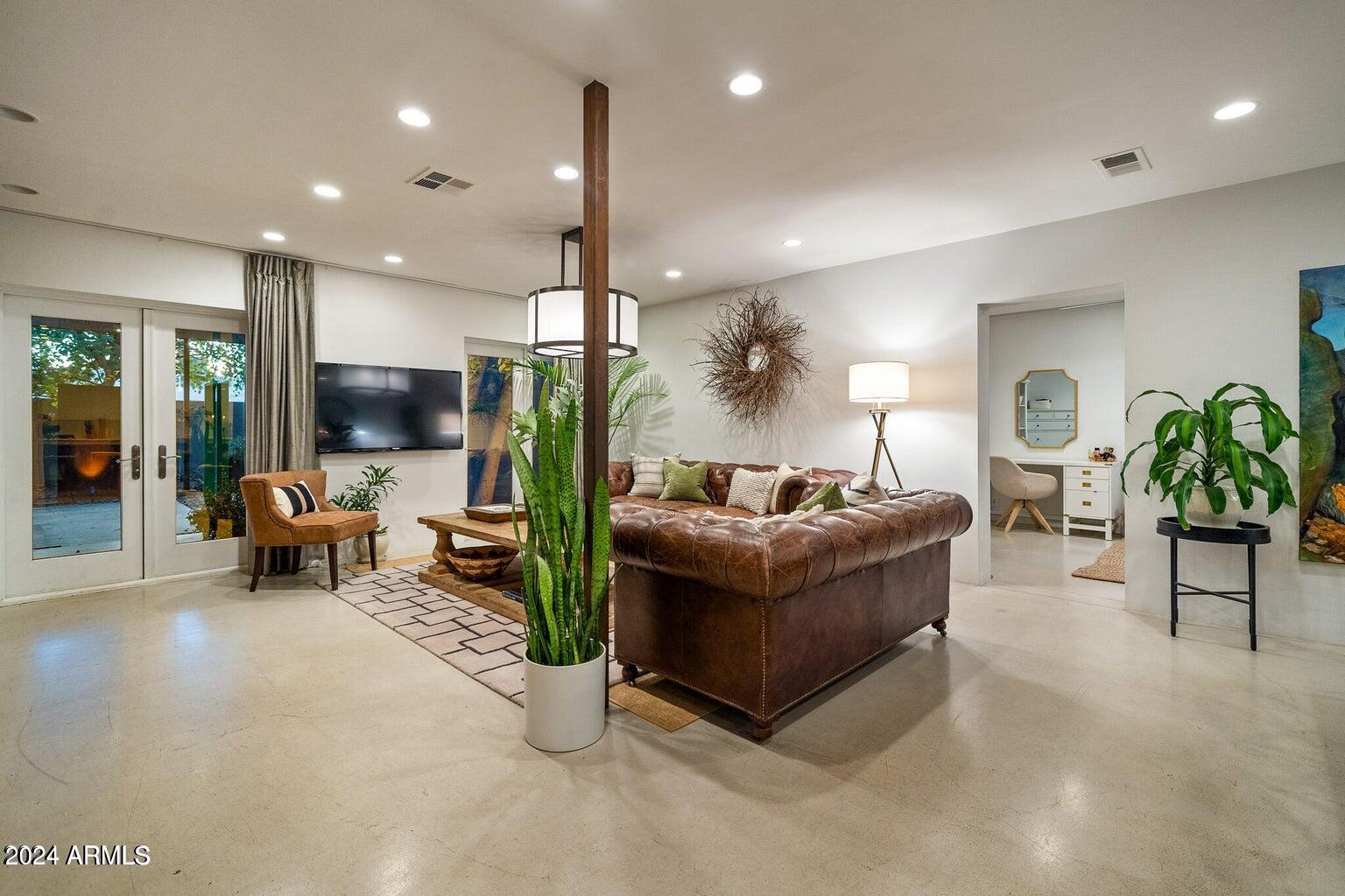 3320 N 44TH Street