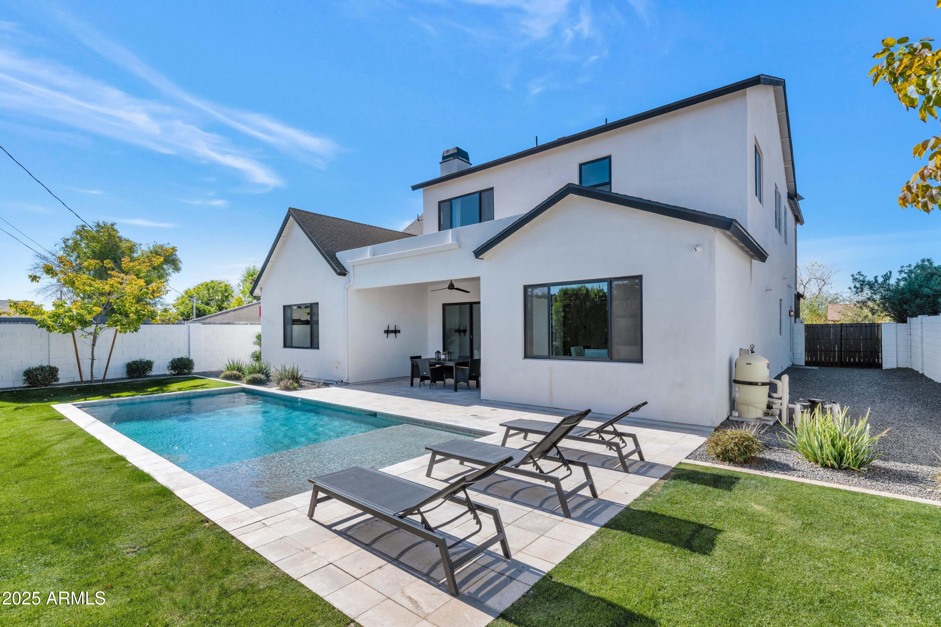 4511 N 38TH Place