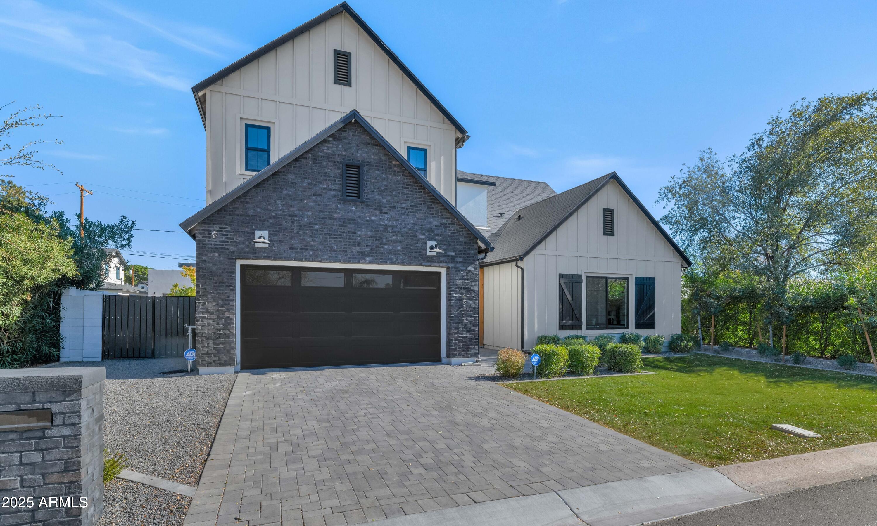 4511 N 38TH Place