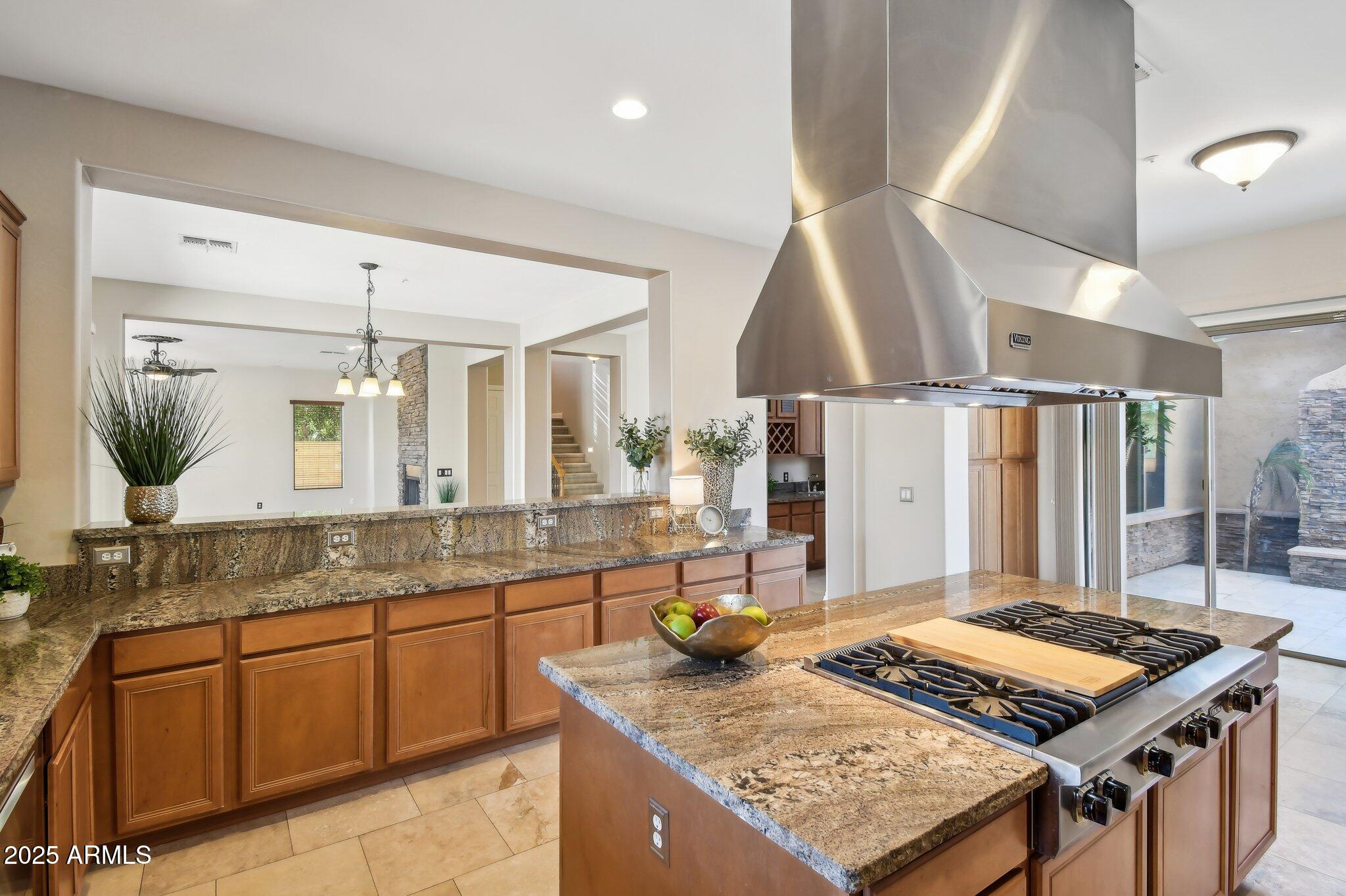 2507 W Vía Savelli
