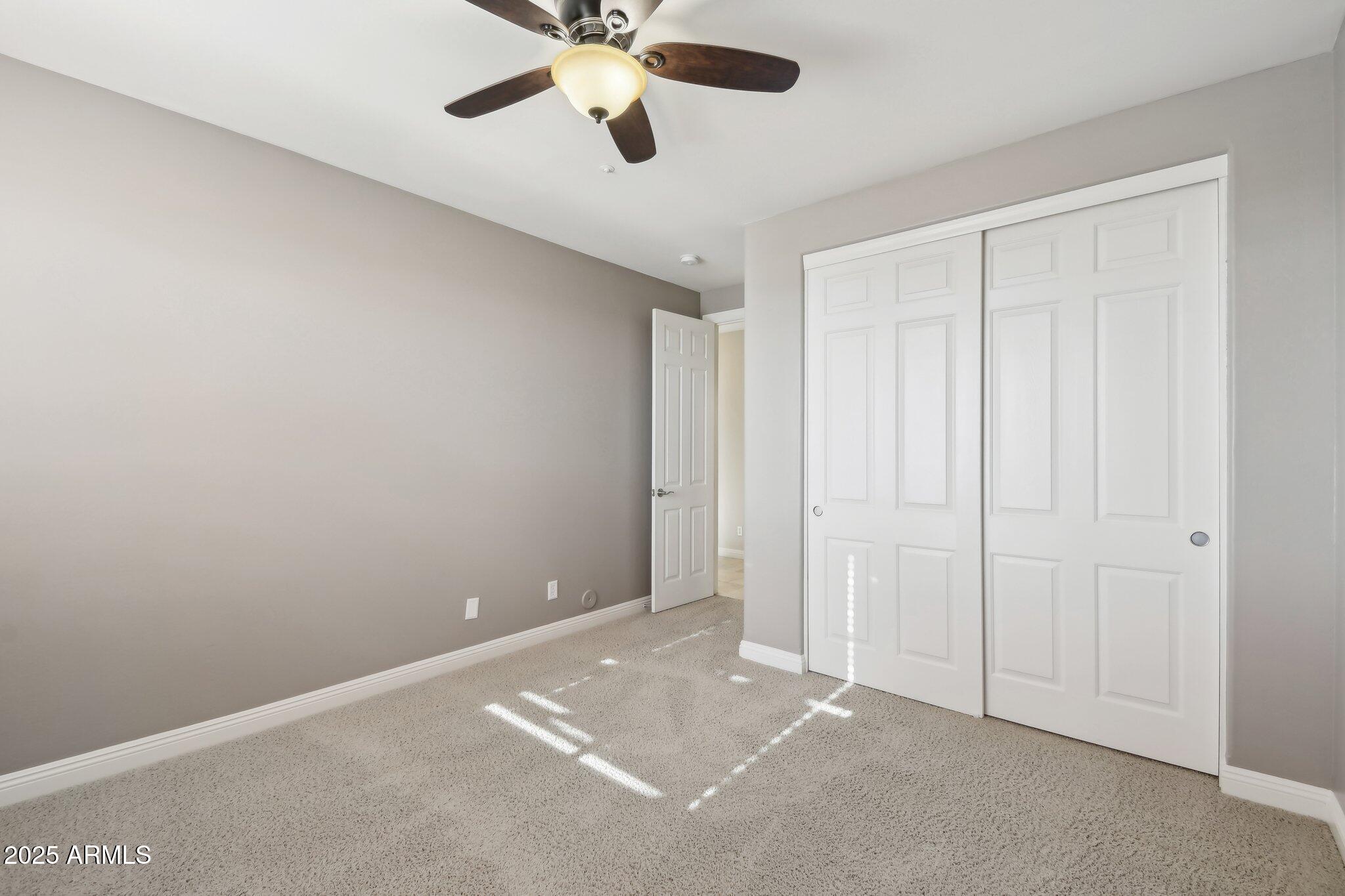2507 W Vía Savelli