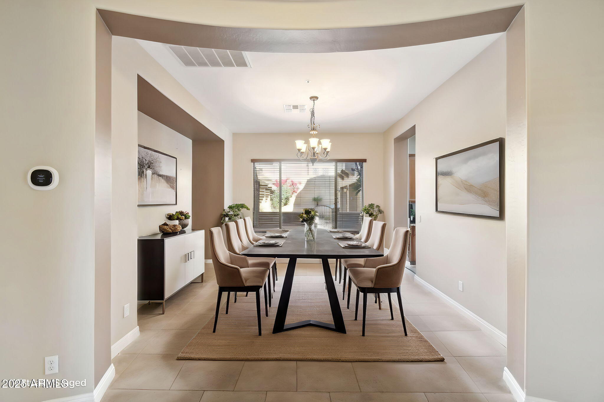 2507 W Vía Savelli