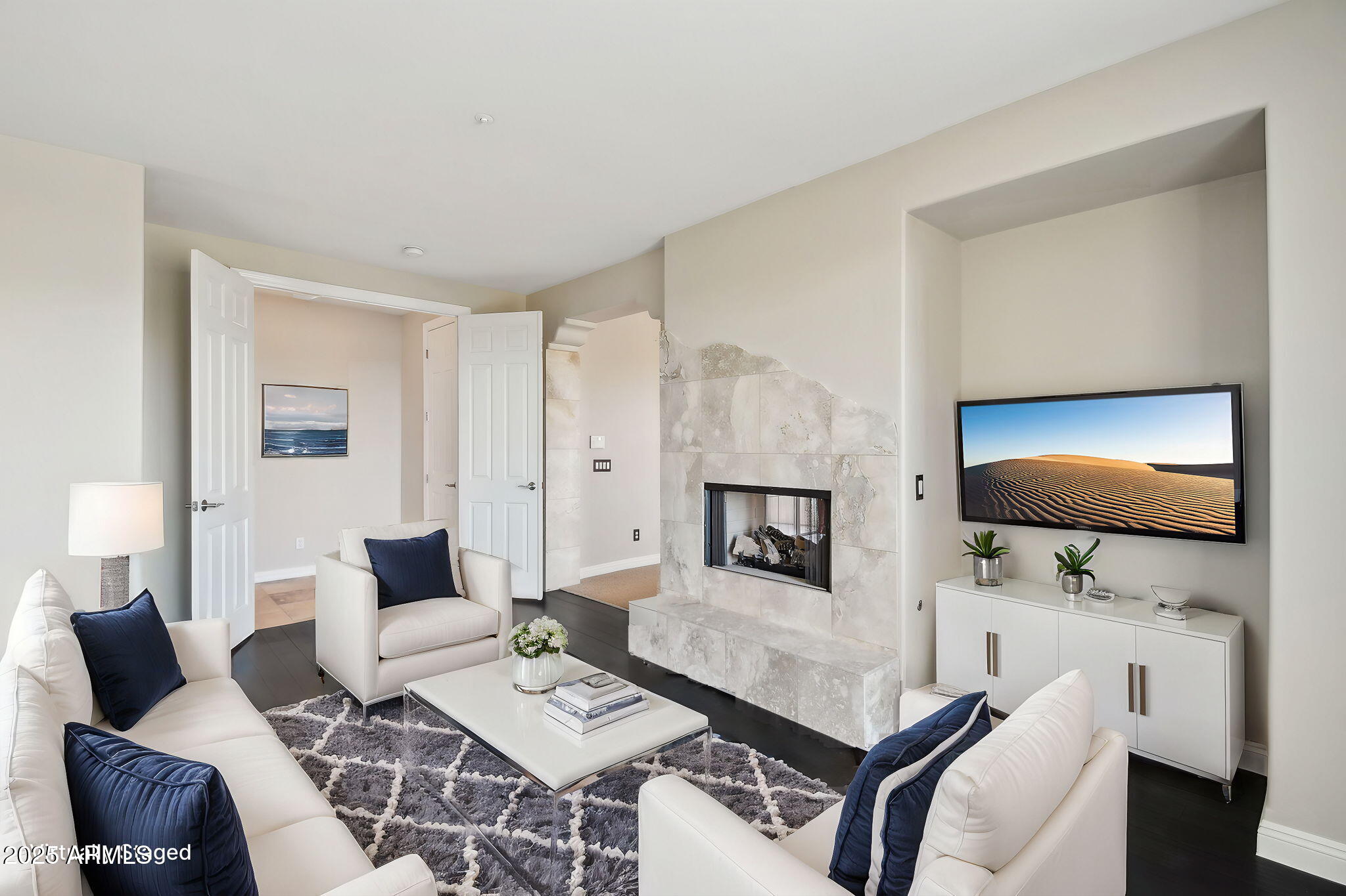 2507 W Vía Savelli