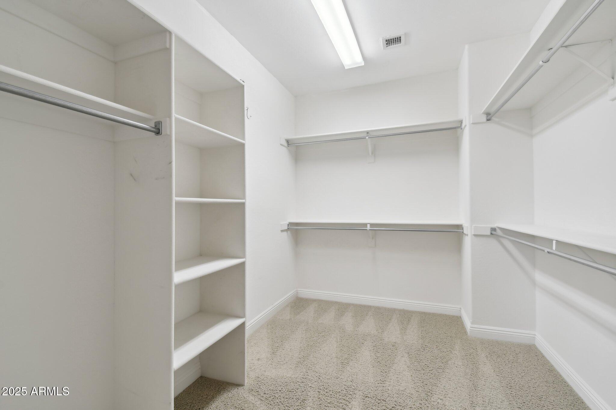 2507 W Vía Savelli