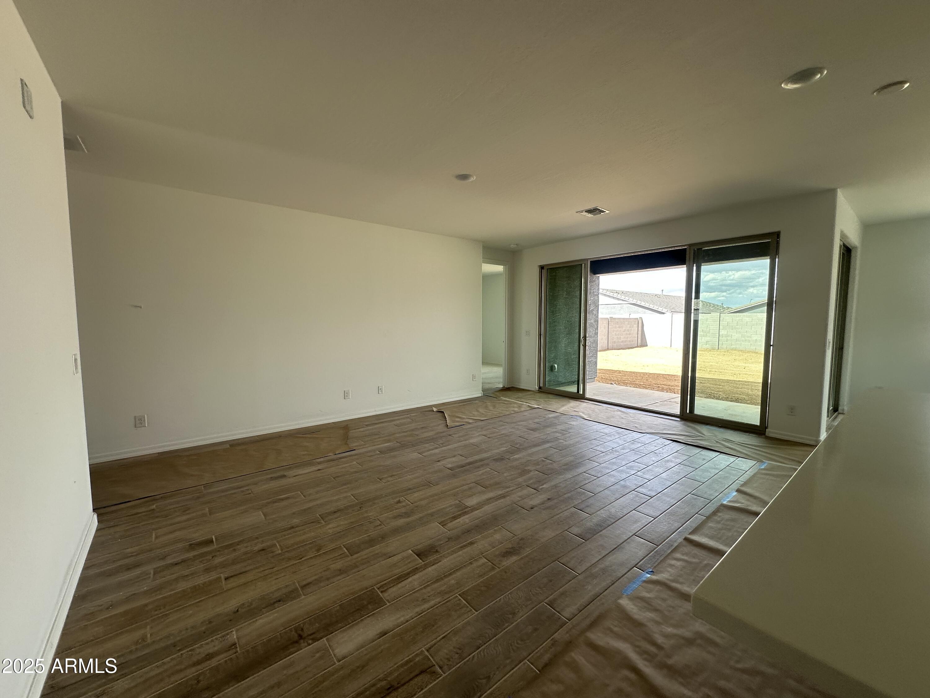 22848 E ROUNDUP Way