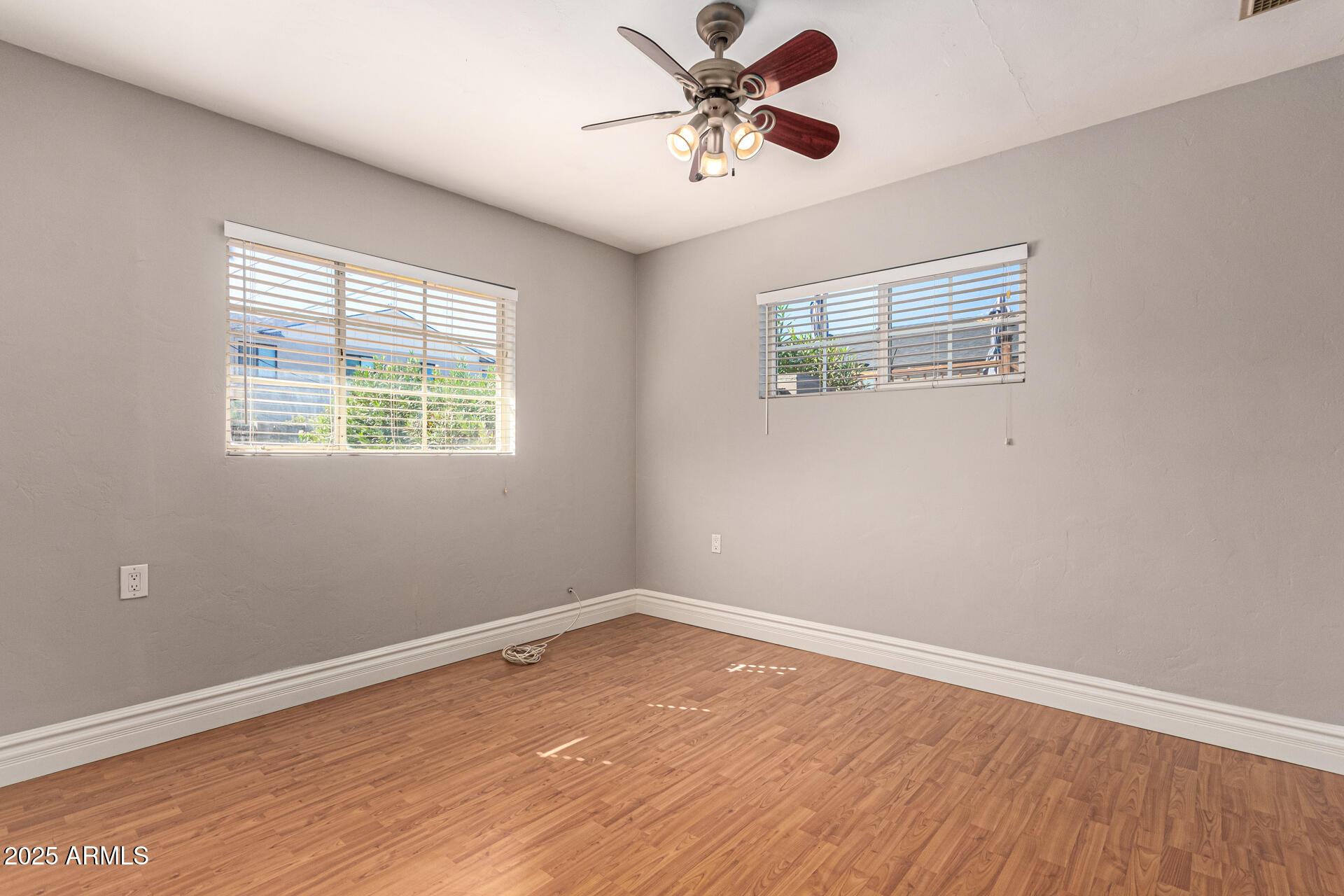 735 W COOLIDGE Street