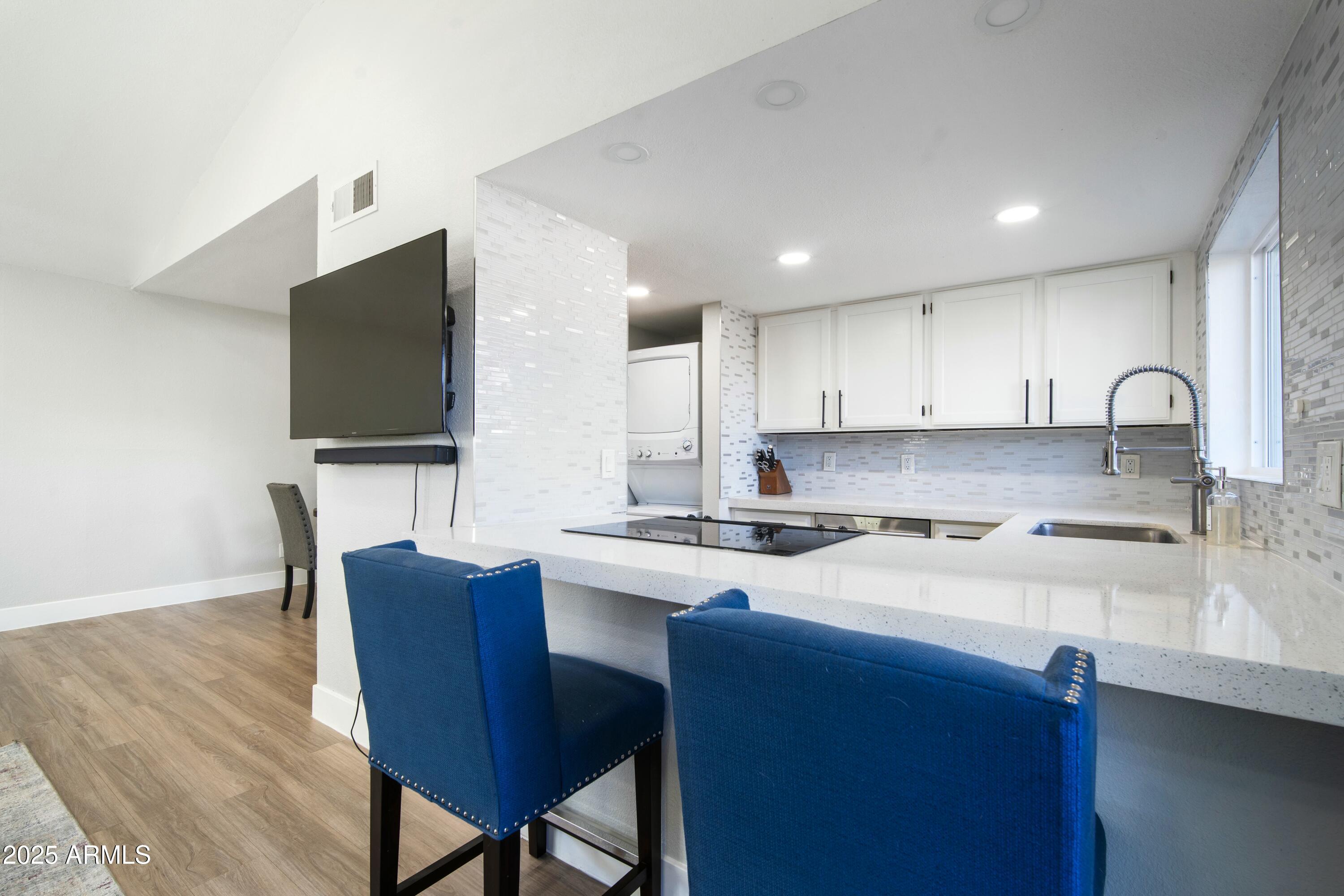 3001 N 38TH Street, 11