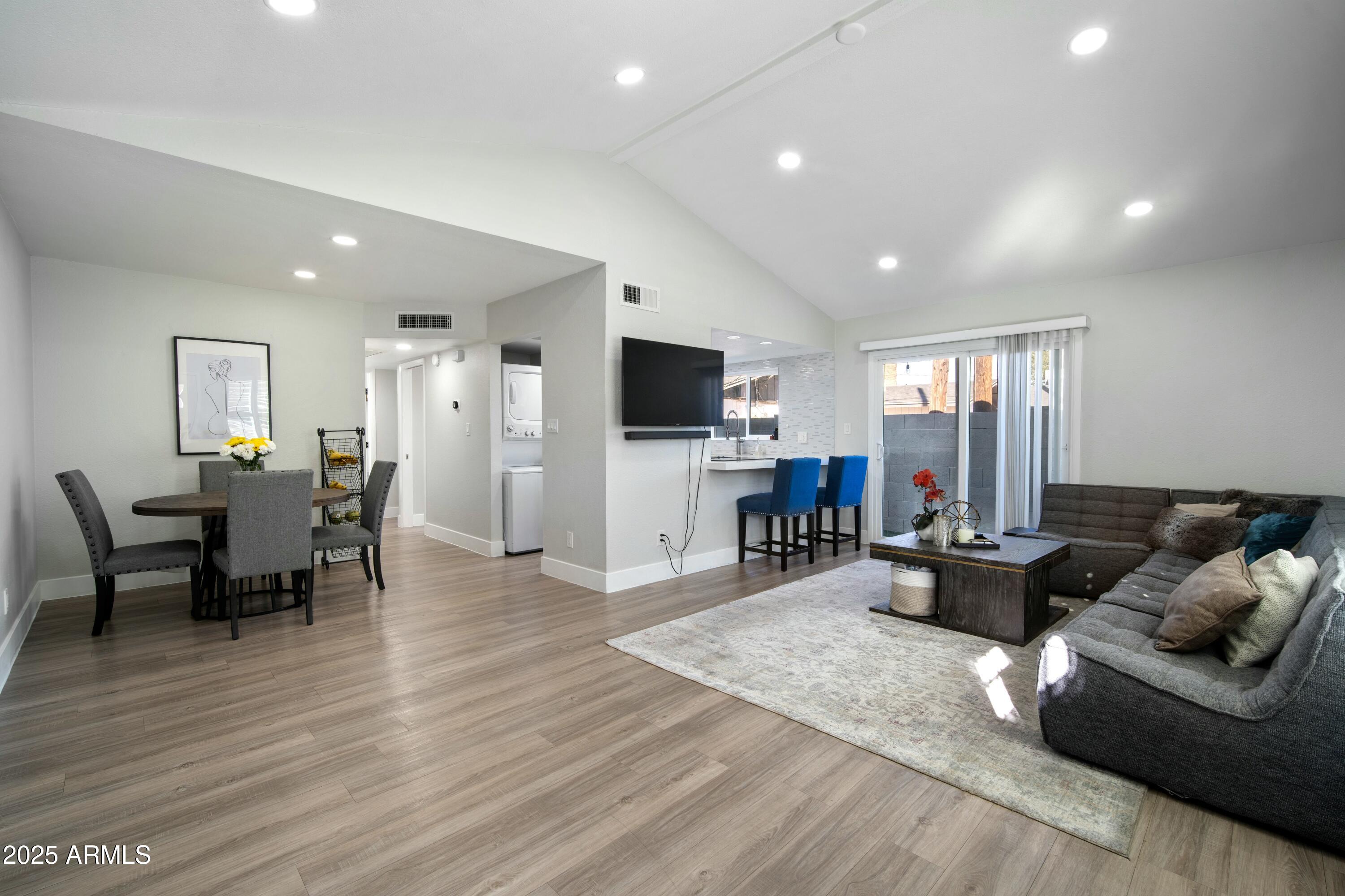 3001 N 38TH Street, 11