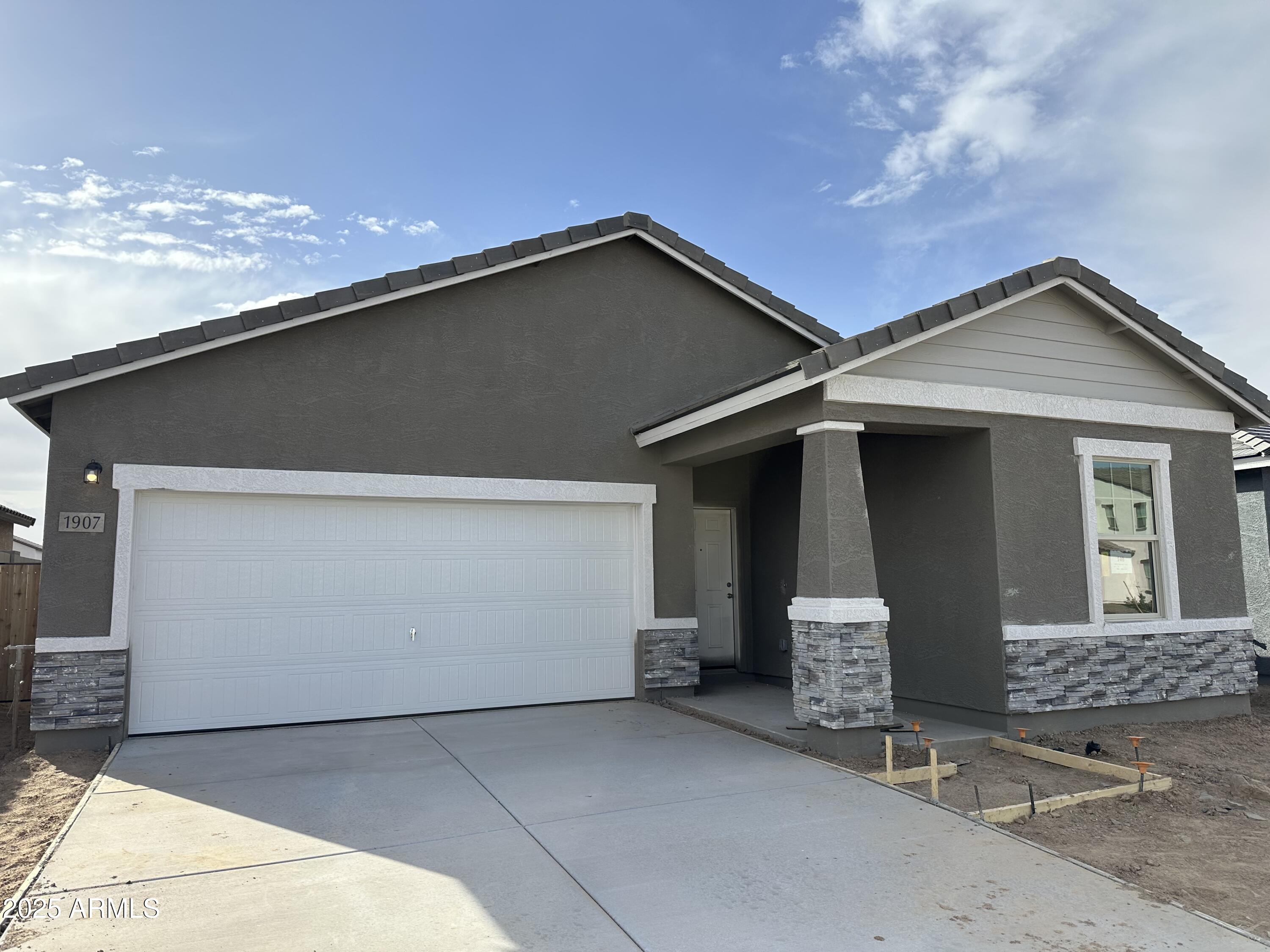 1907 E Harness Lane
