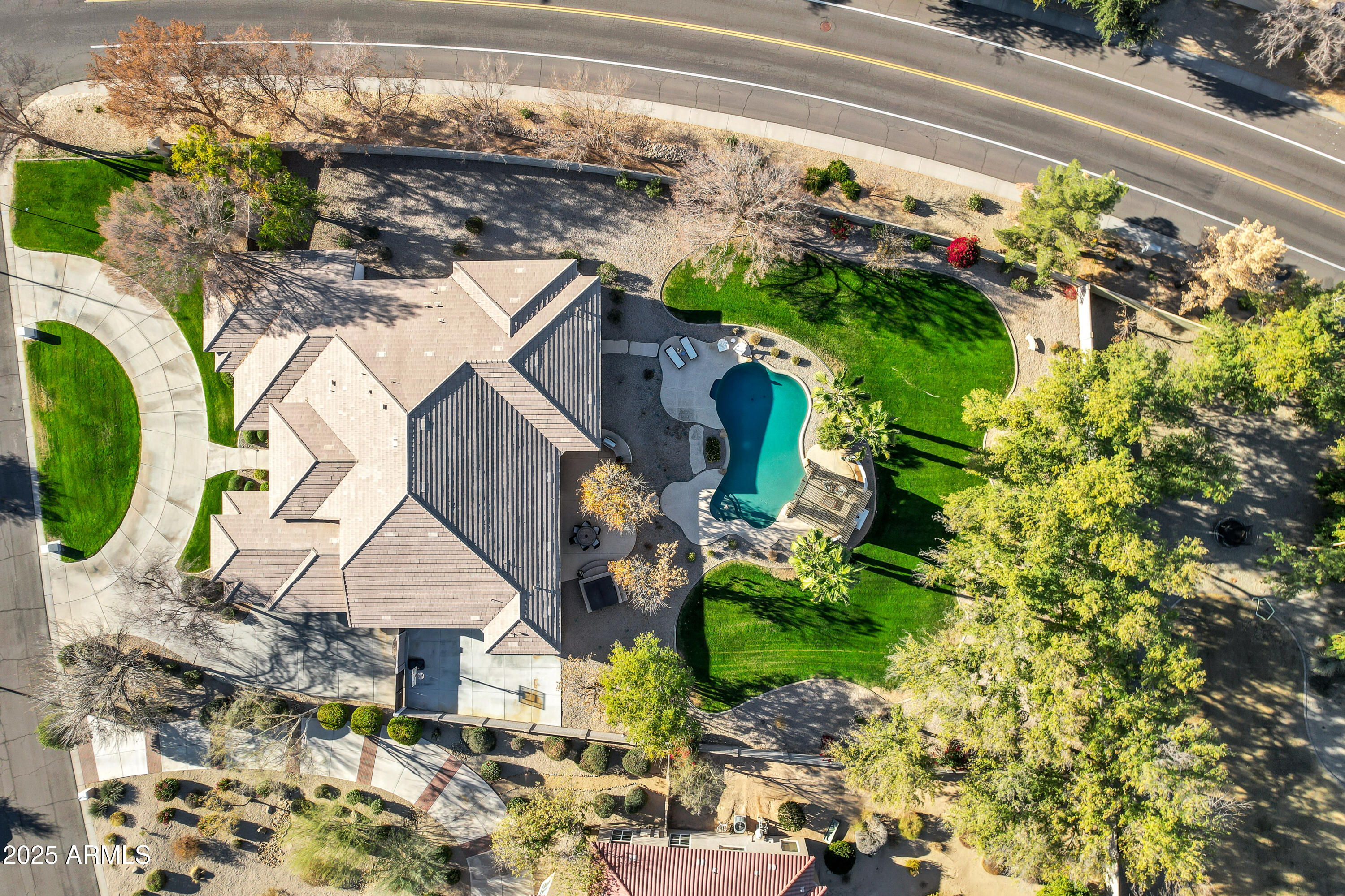2536 E WOOD Place