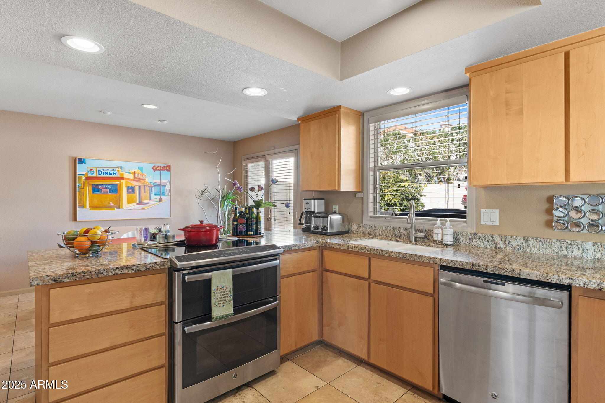 5663 N 73RD Street
