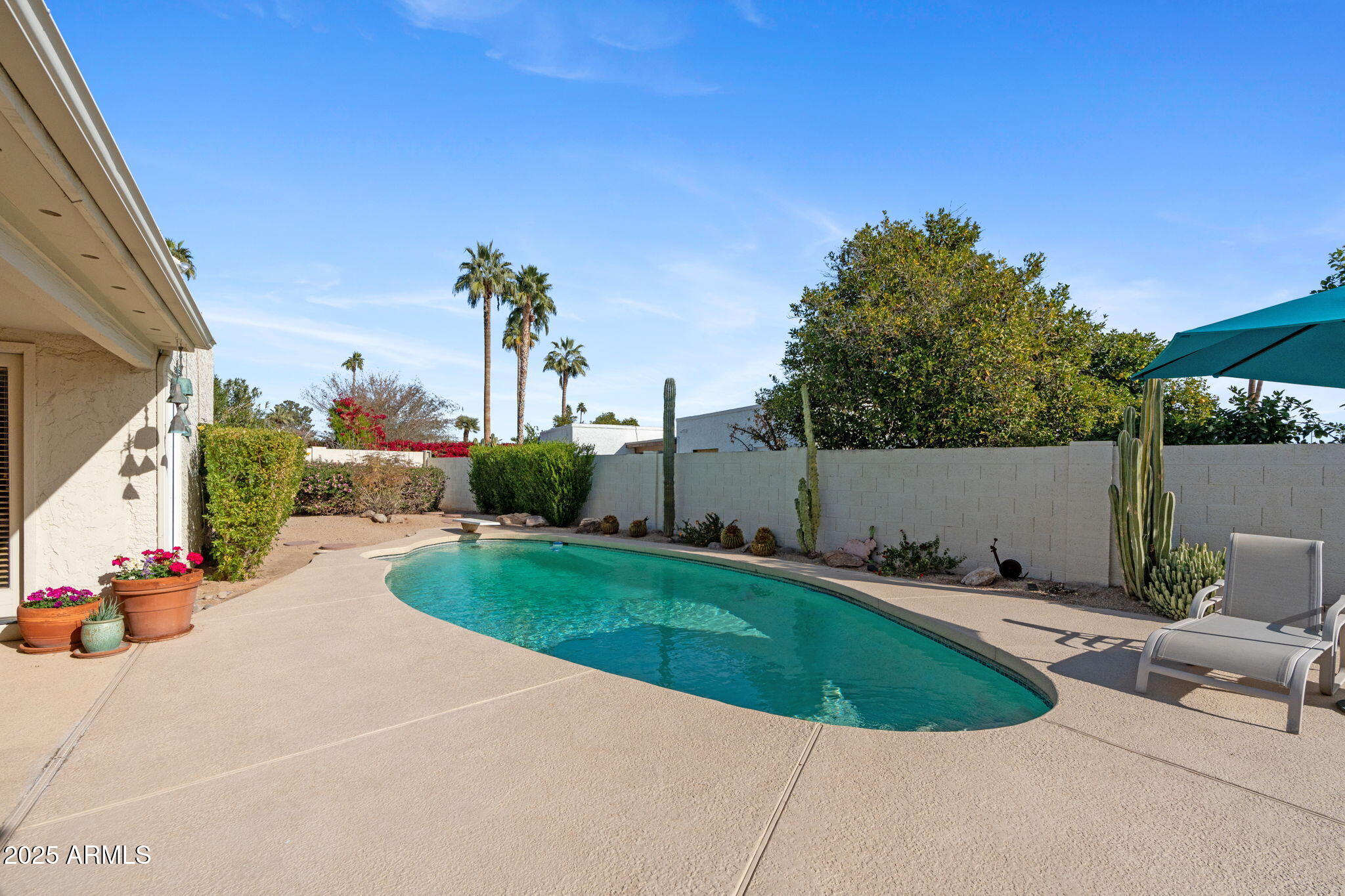 5663 N 73RD Street