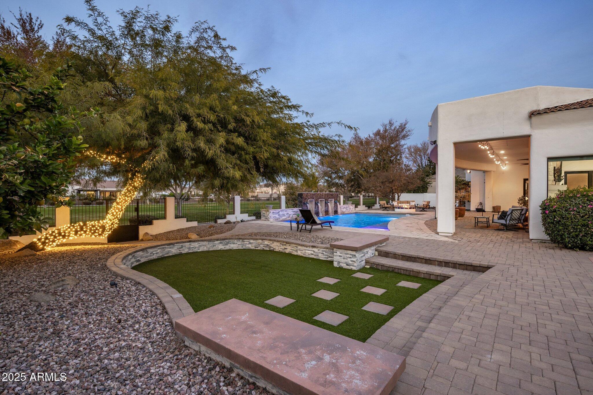3038 E Waterman Way