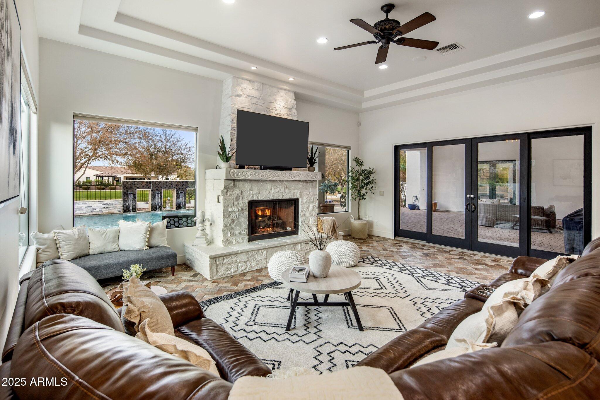 3038 E Waterman Way