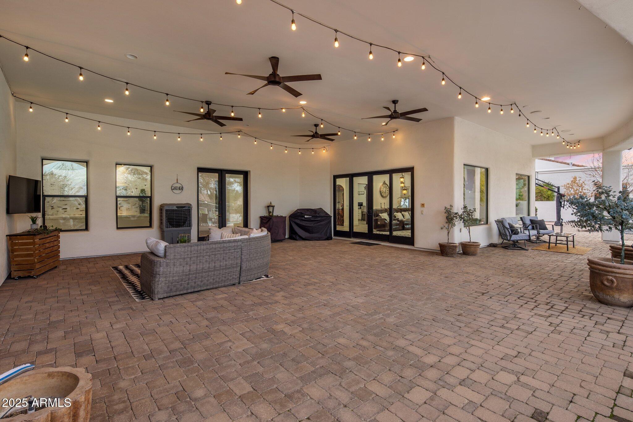 3038 E Waterman Way