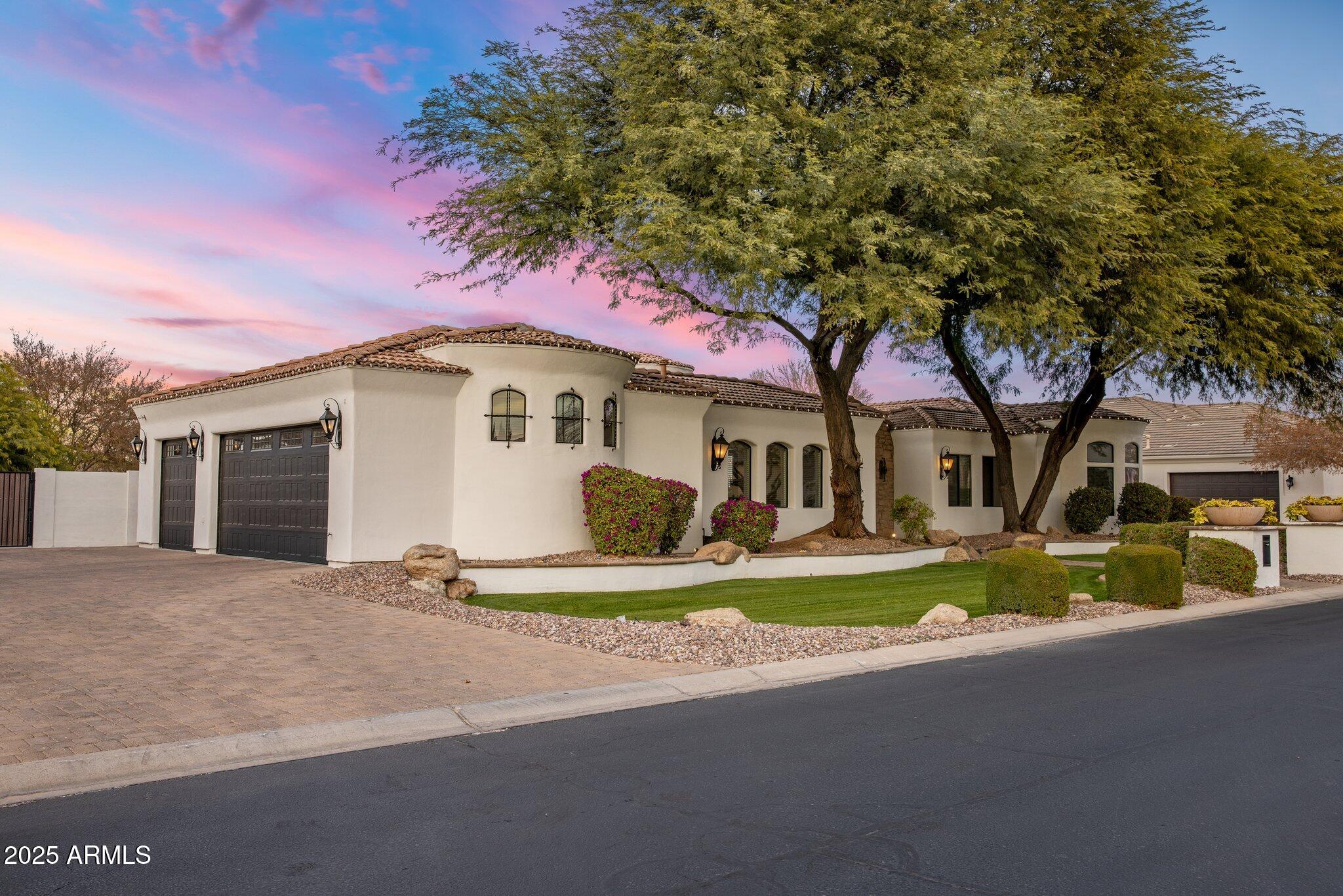 3038 E Waterman Way