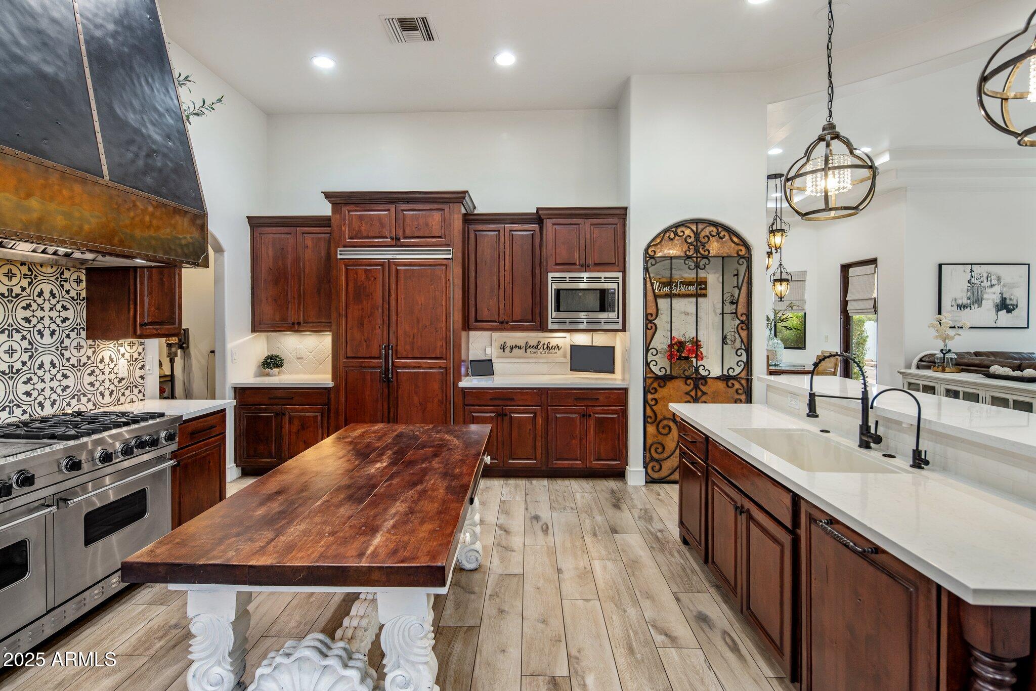 3038 E Waterman Way