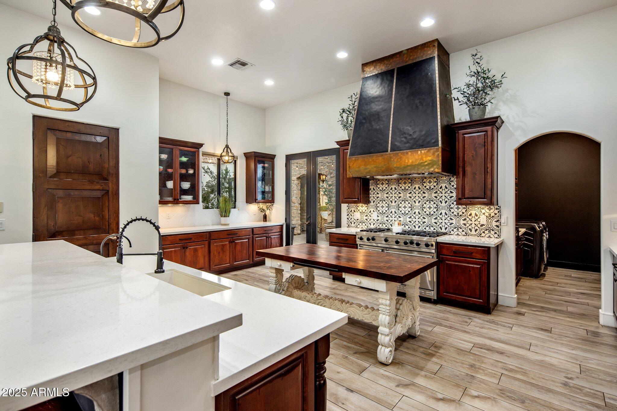 3038 E Waterman Way