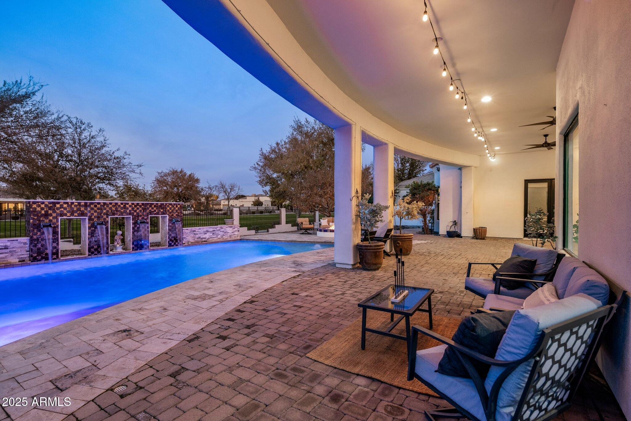 3038 E Waterman Way