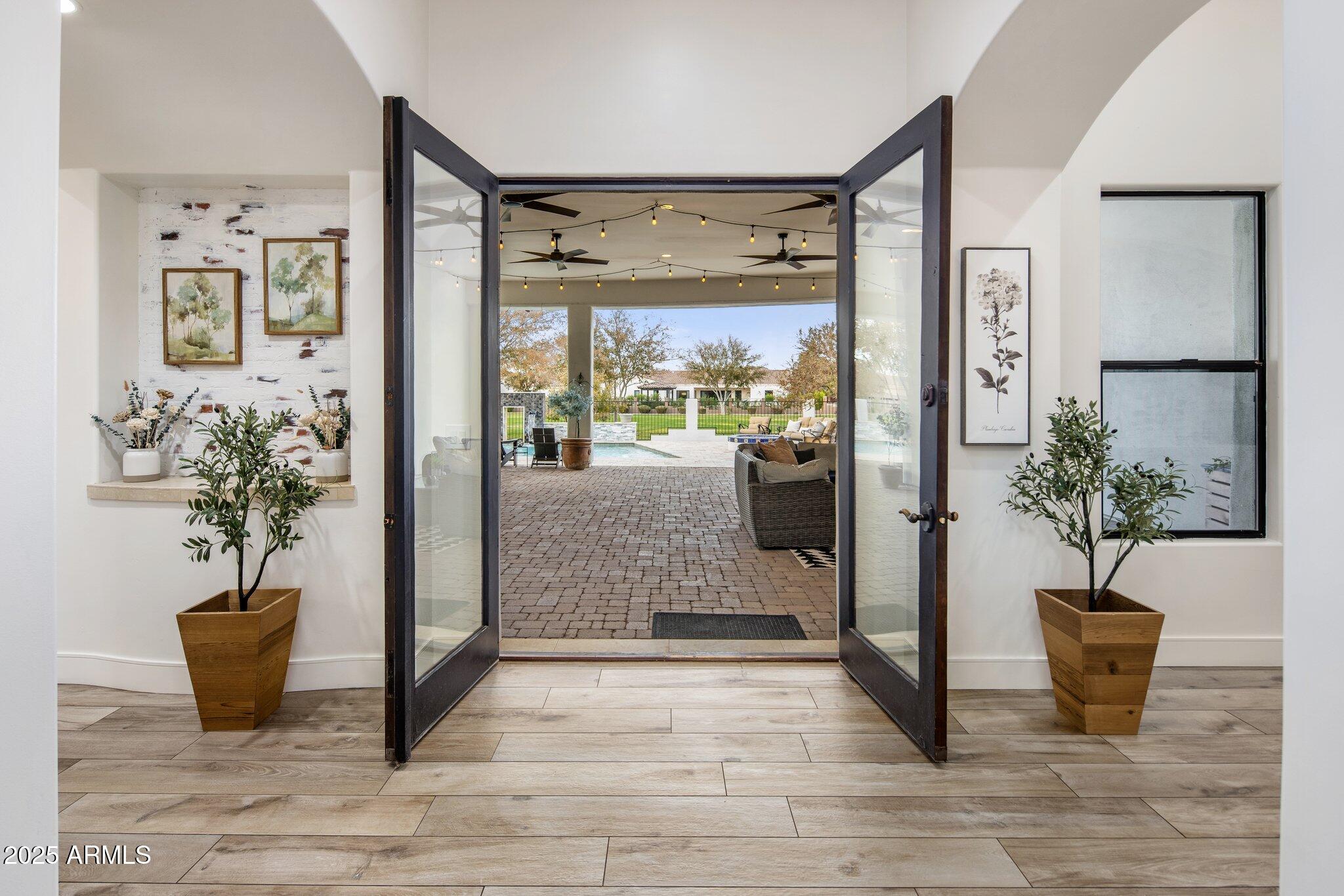 3038 E Waterman Way