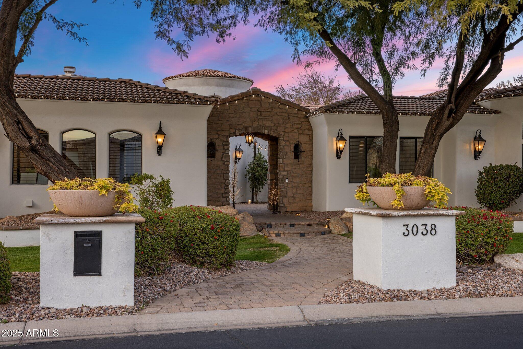 3038 E Waterman Way