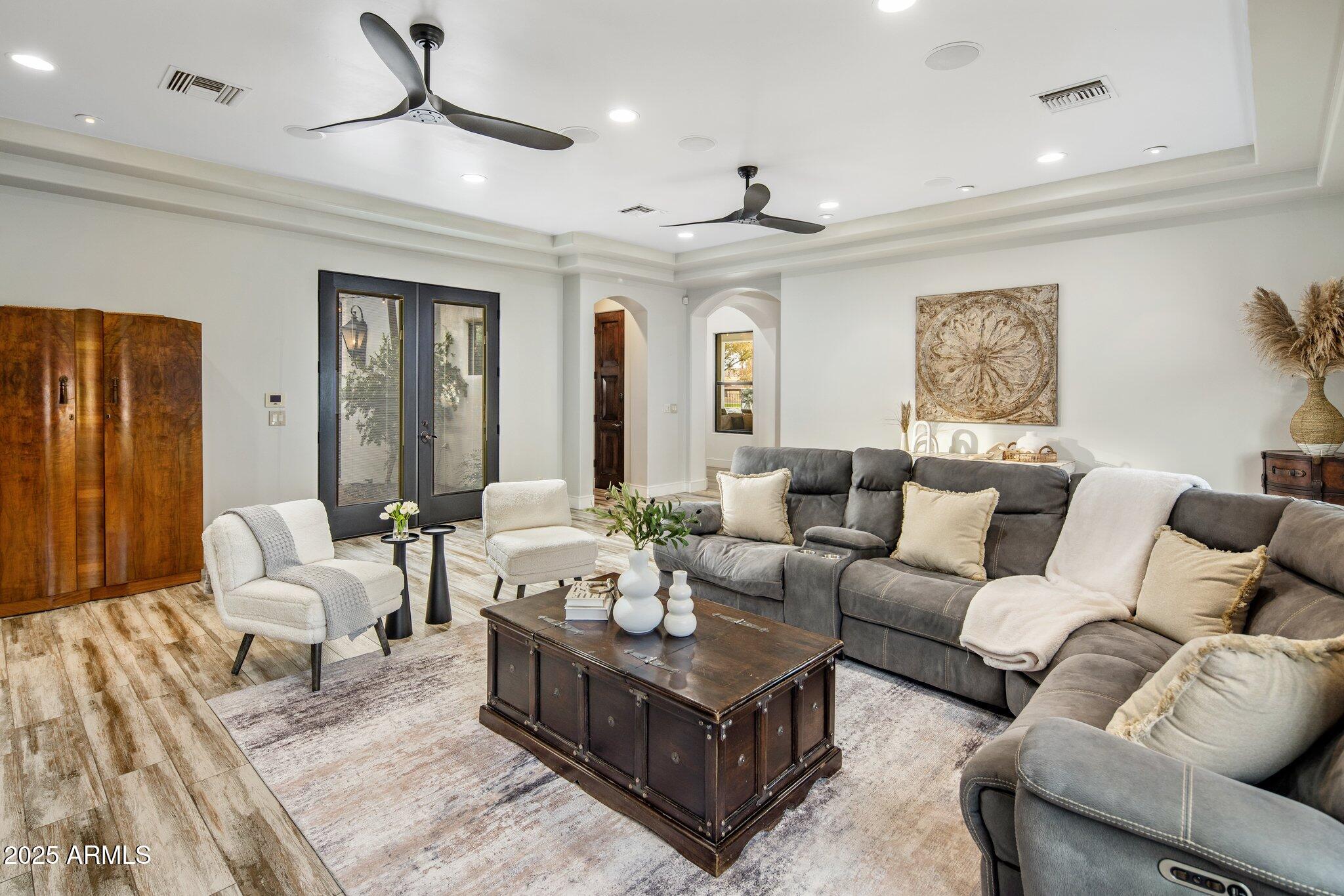 3038 E Waterman Way