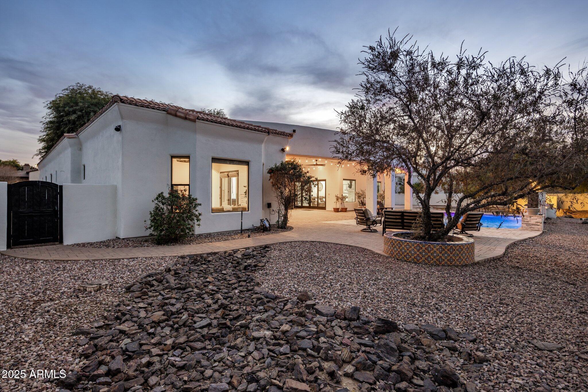 3038 E Waterman Way
