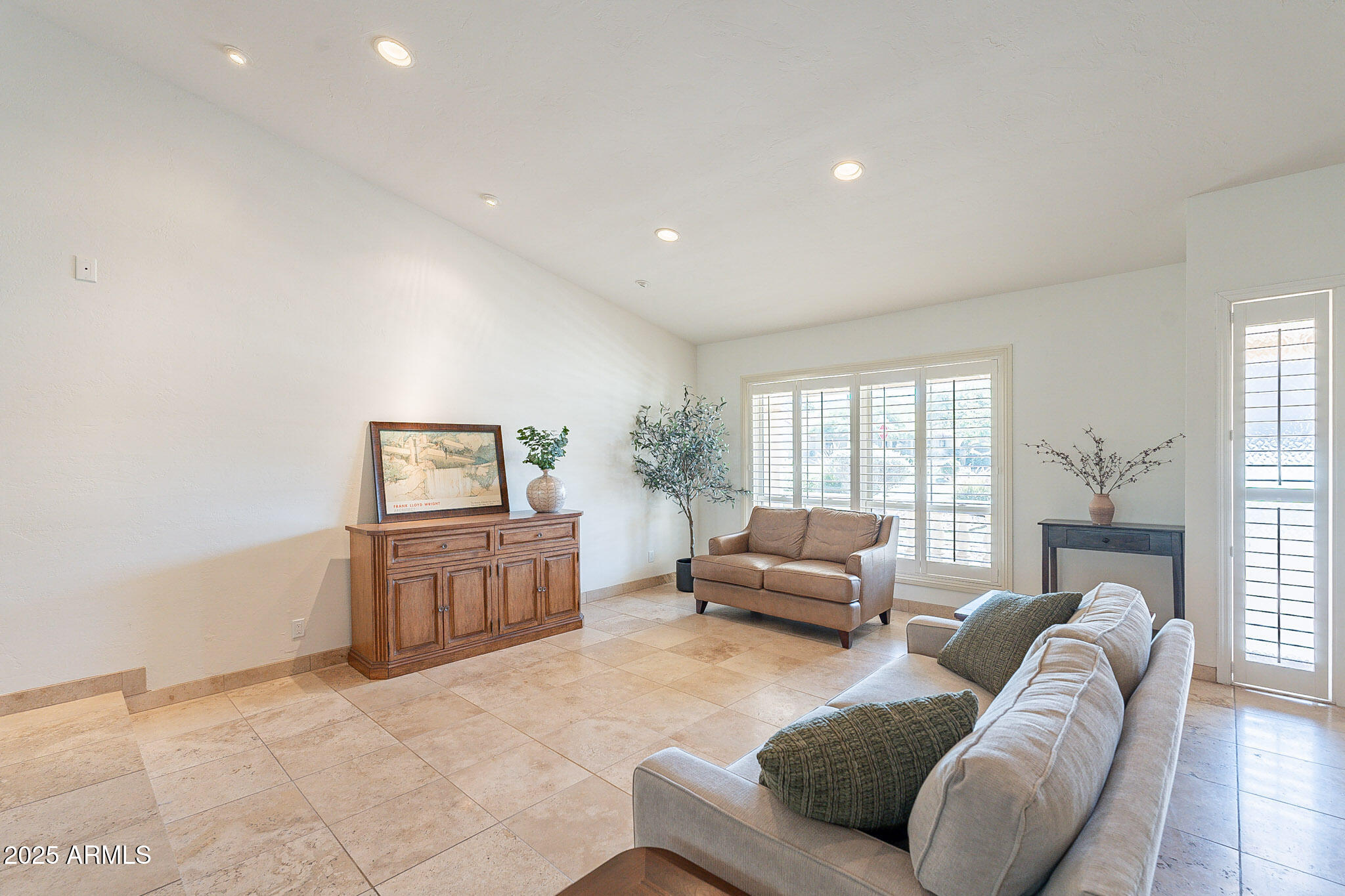 4226 E North Lane