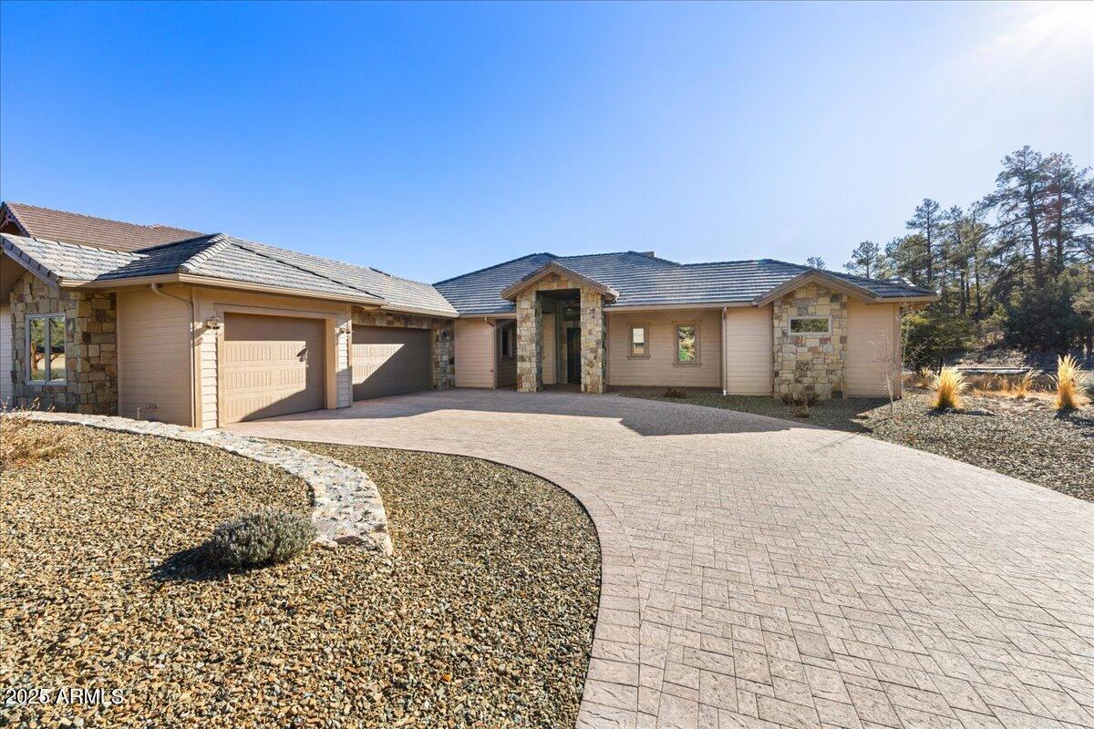 1811 FOREST CREEK Lane
