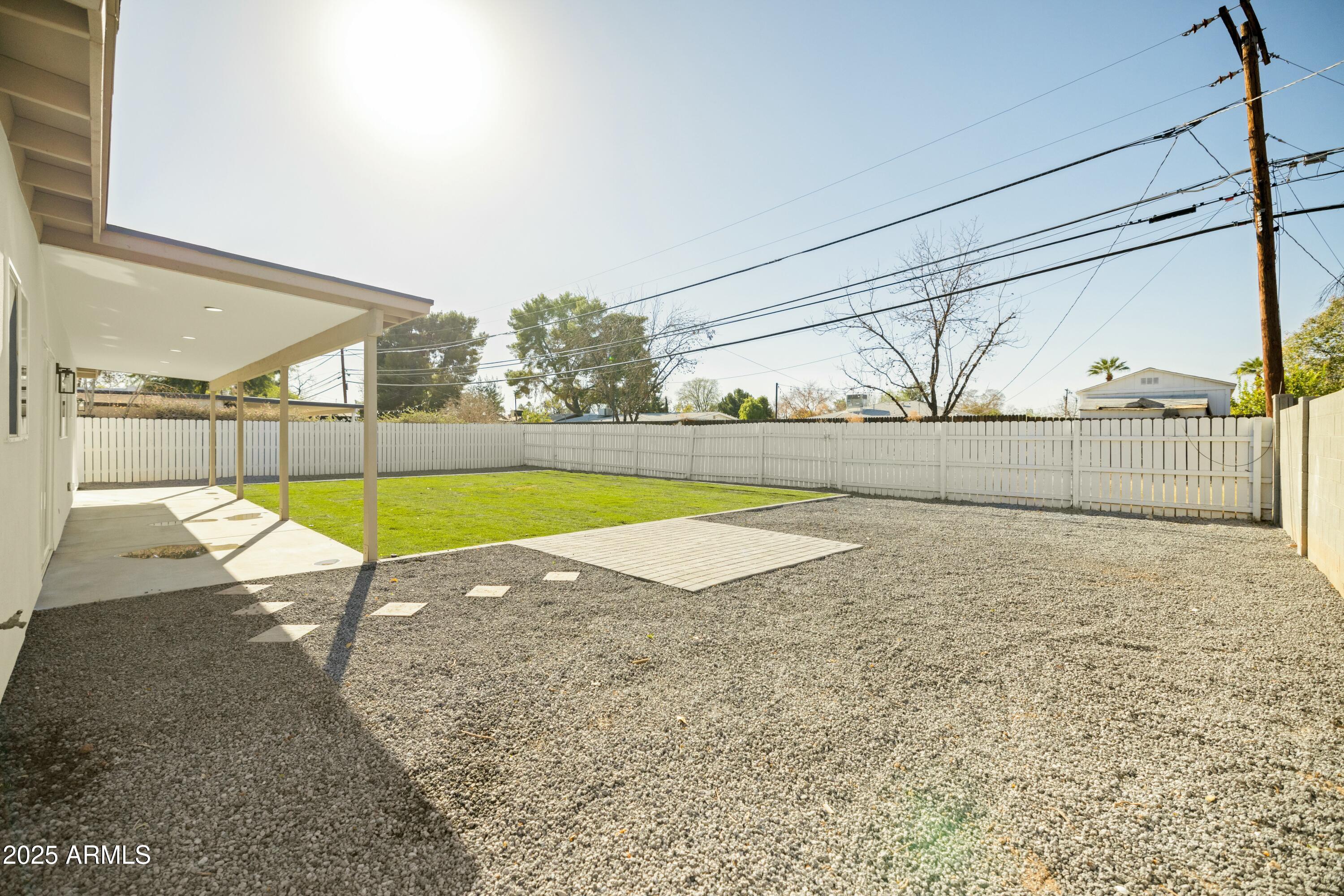 6642 N 10TH Avenue