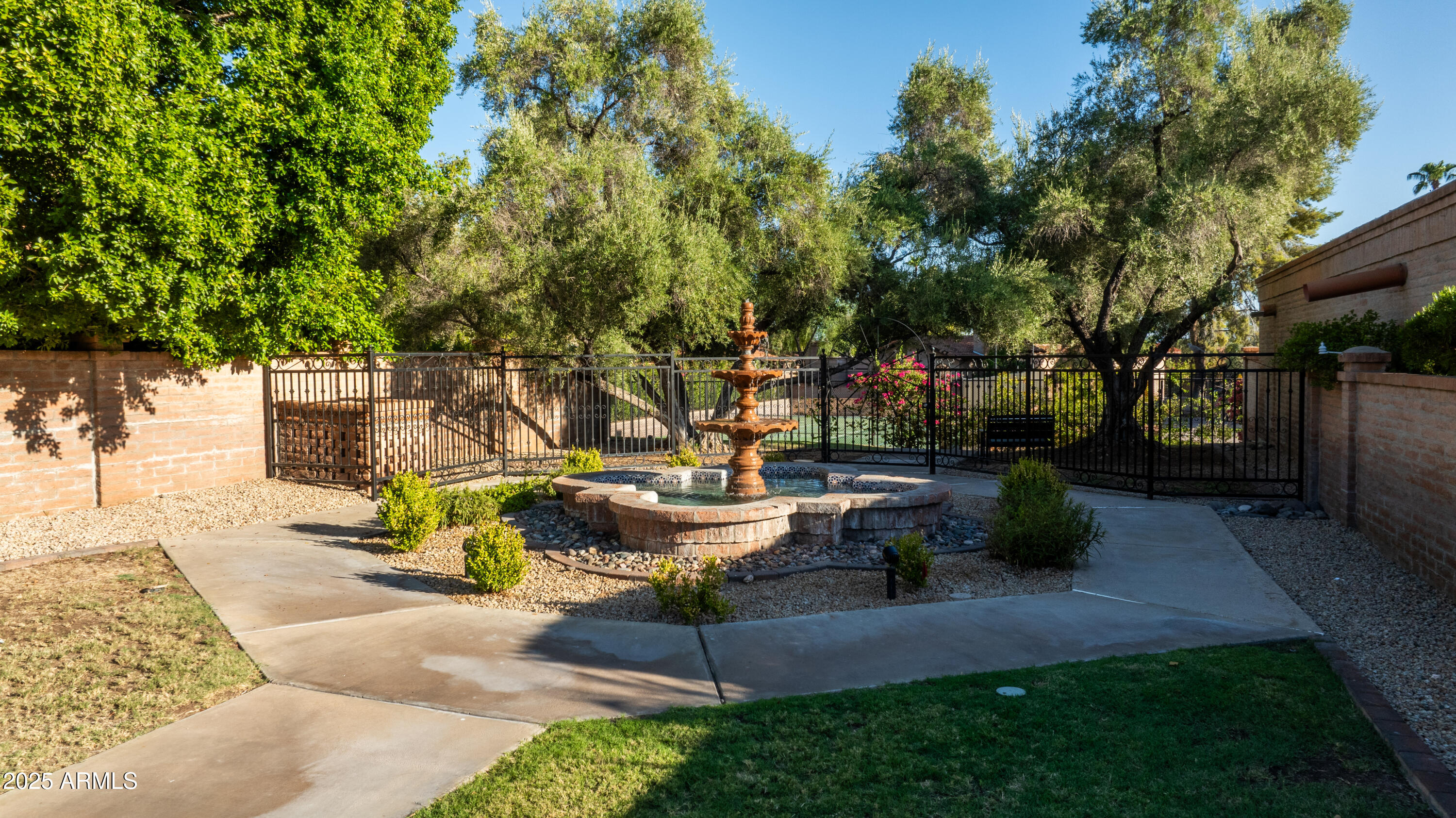 1739 E FLYNN Lane
