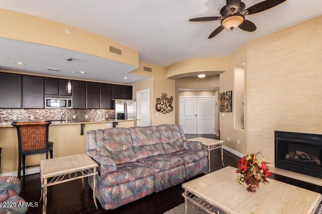 945 E PLAYA DEL NORTE Drive, 5013