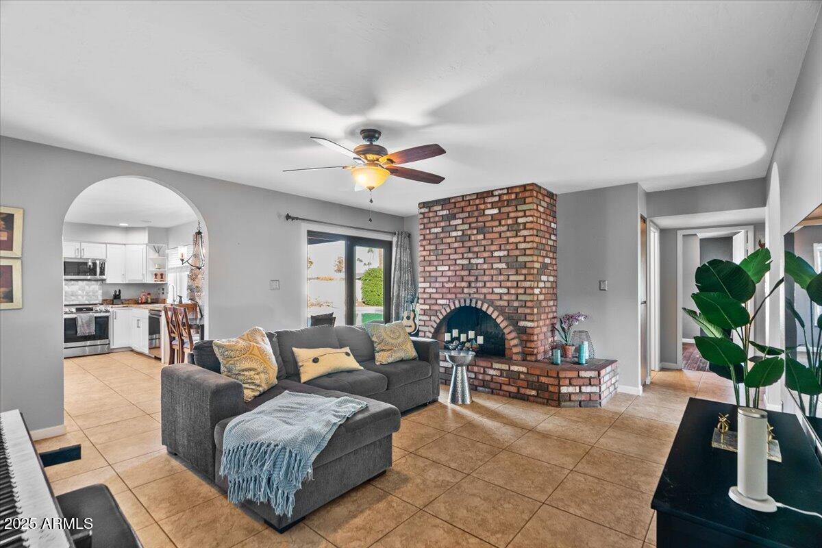 1851 E Fremont Drive