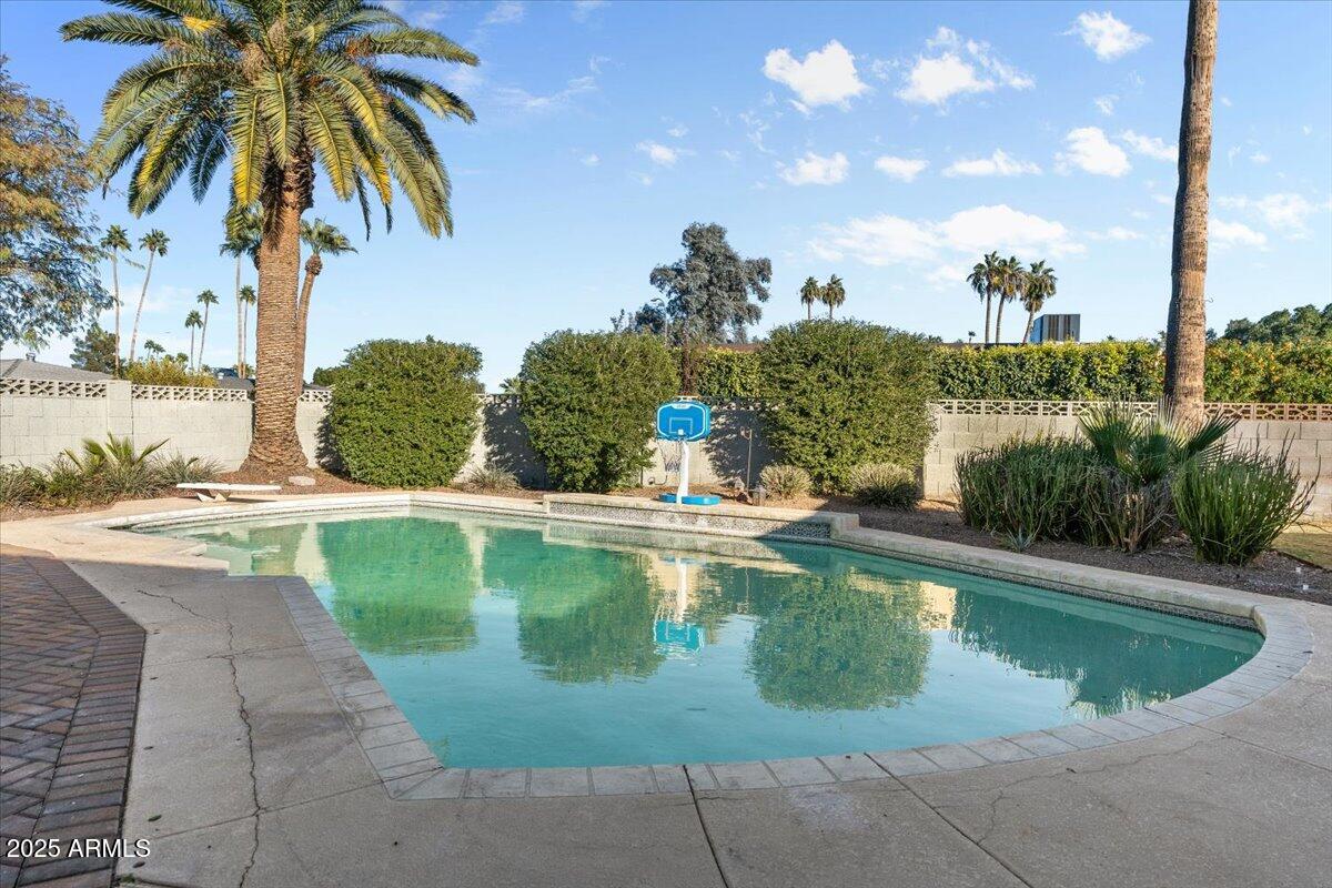 1851 E Fremont Drive