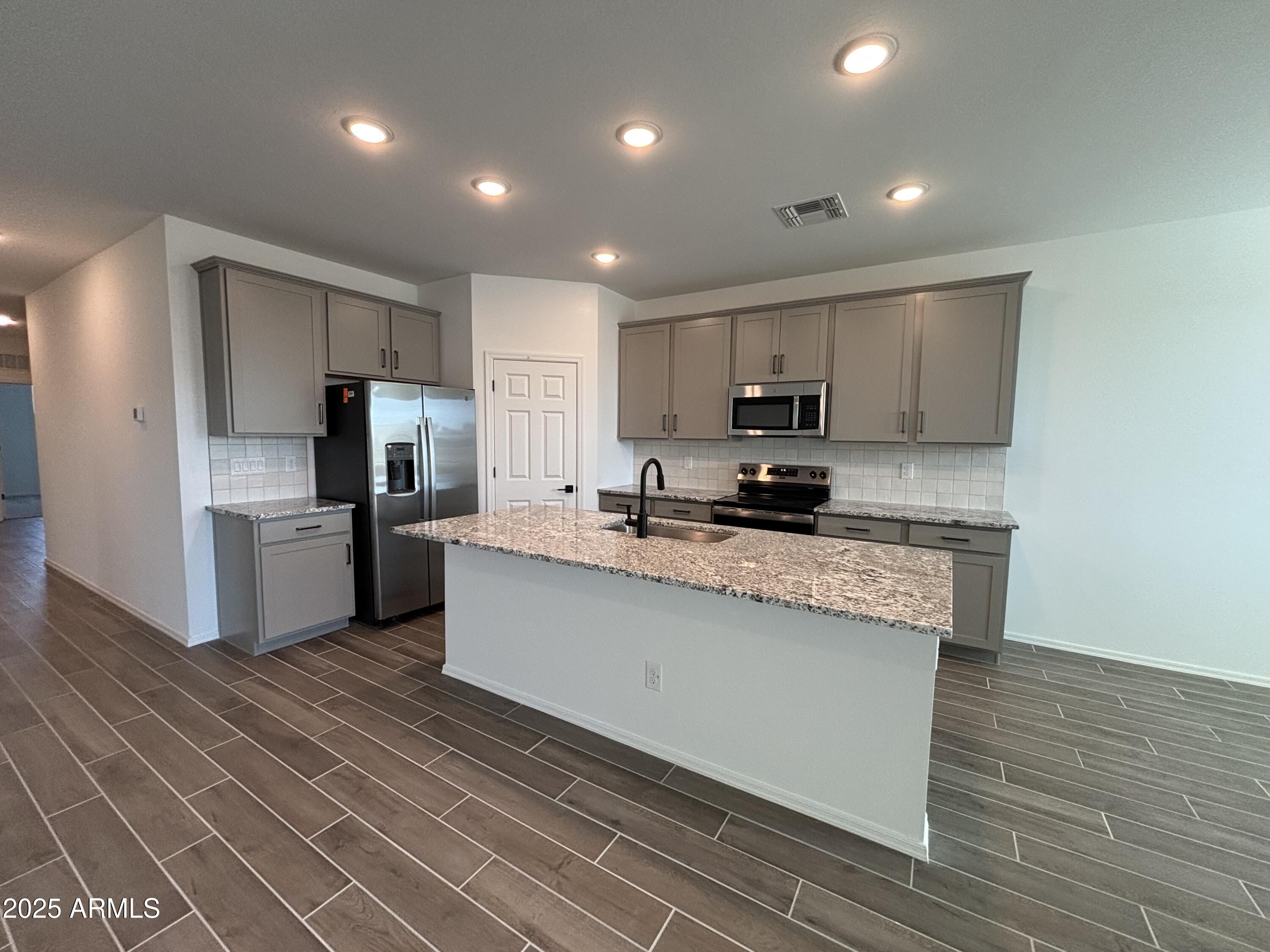 47489 W KENNER Drive