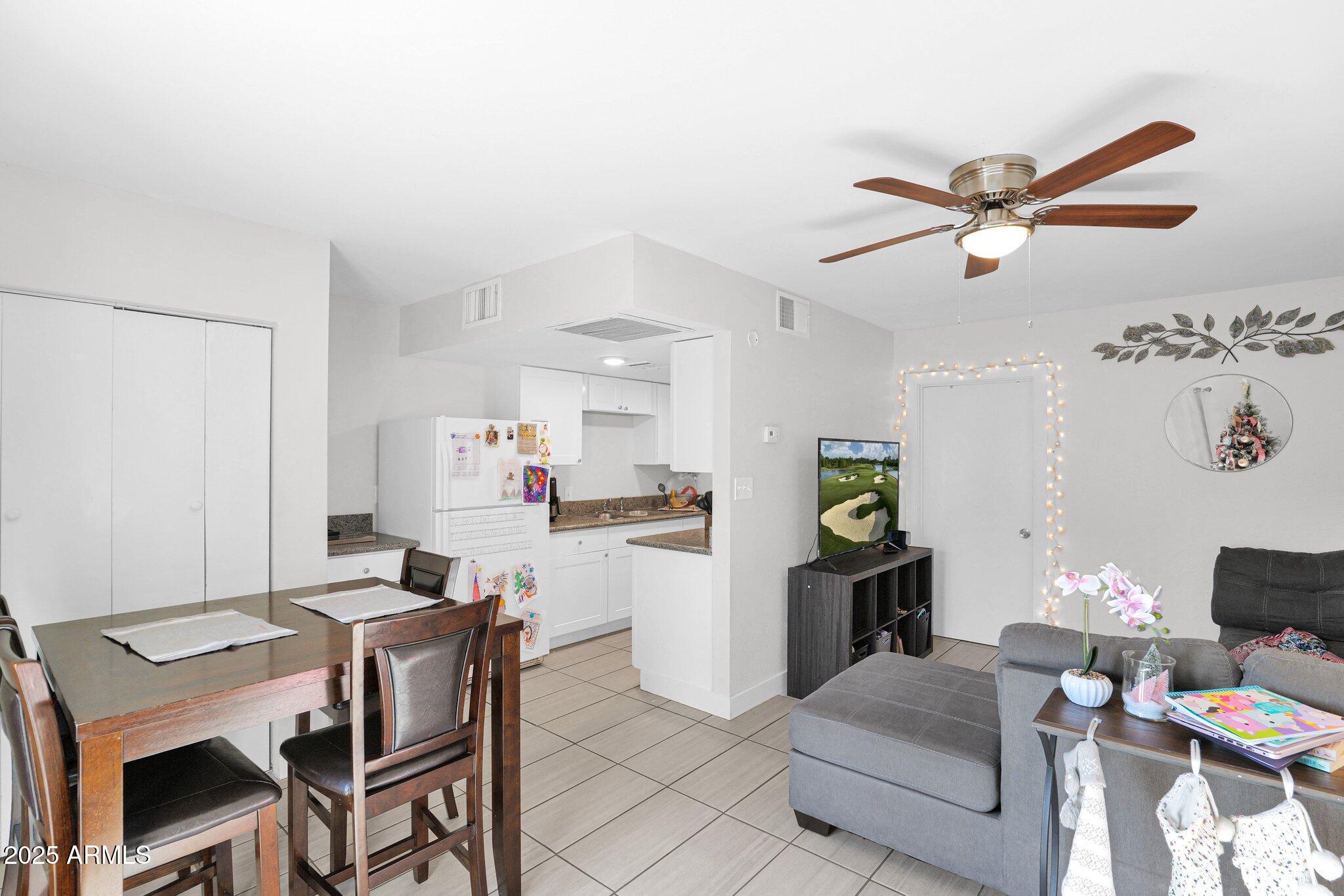 1404 E MOUNTAIN VIEW Road