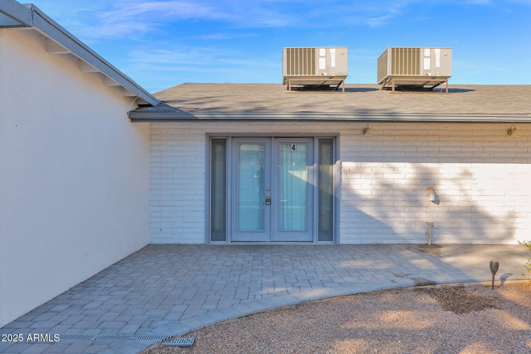 1404 E MOUNTAIN VIEW Road