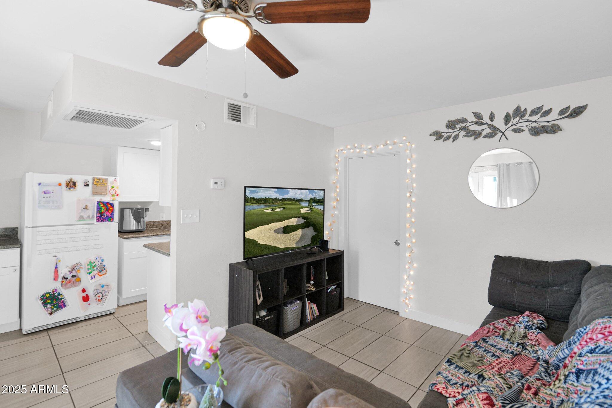 1404 E MOUNTAIN VIEW Road