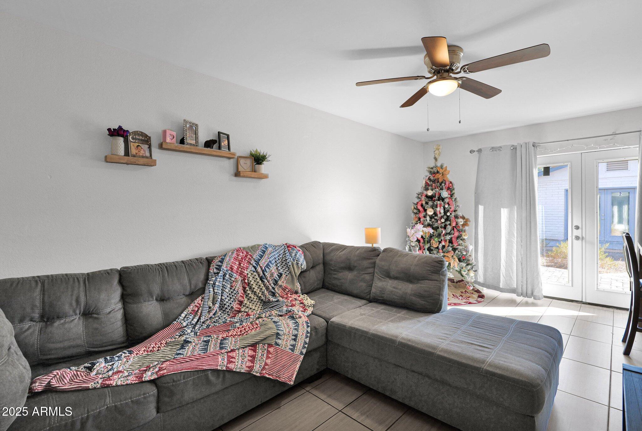 1404 E MOUNTAIN VIEW Road