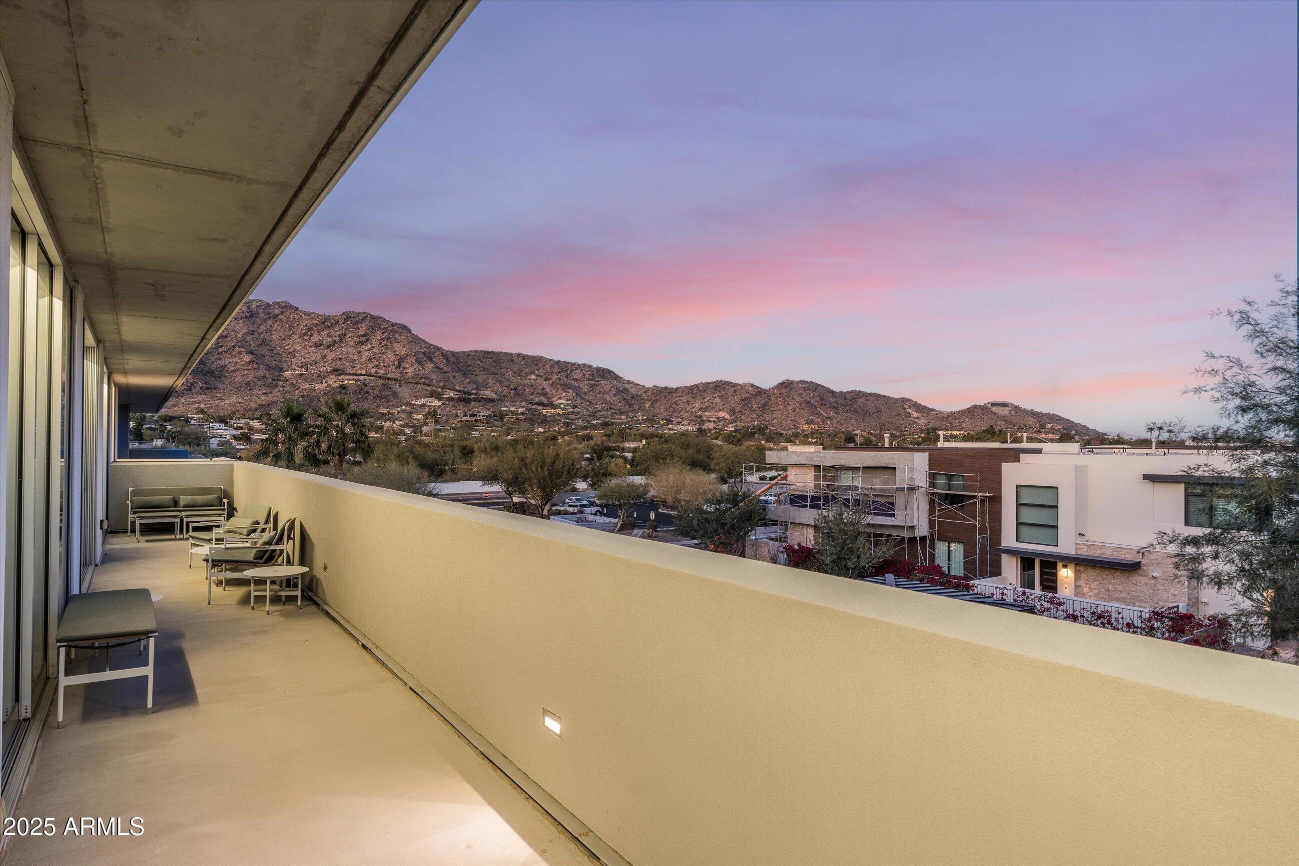 5455 E LINCOLN Drive 3002