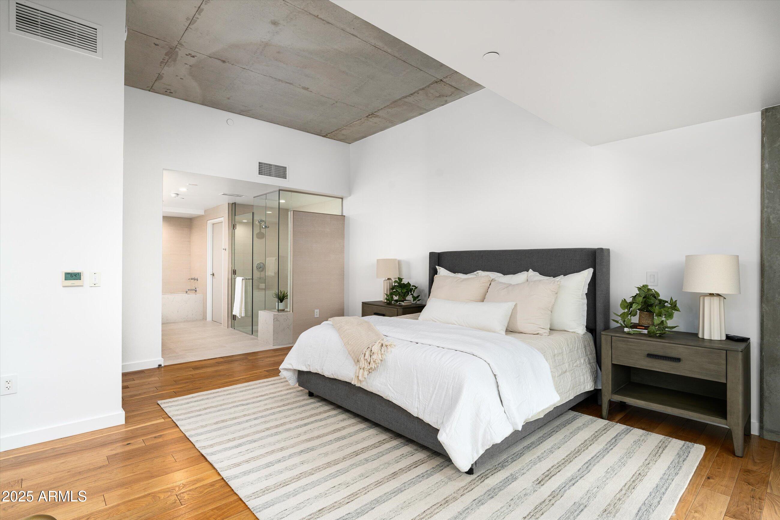 5455 E LINCOLN Drive 3002