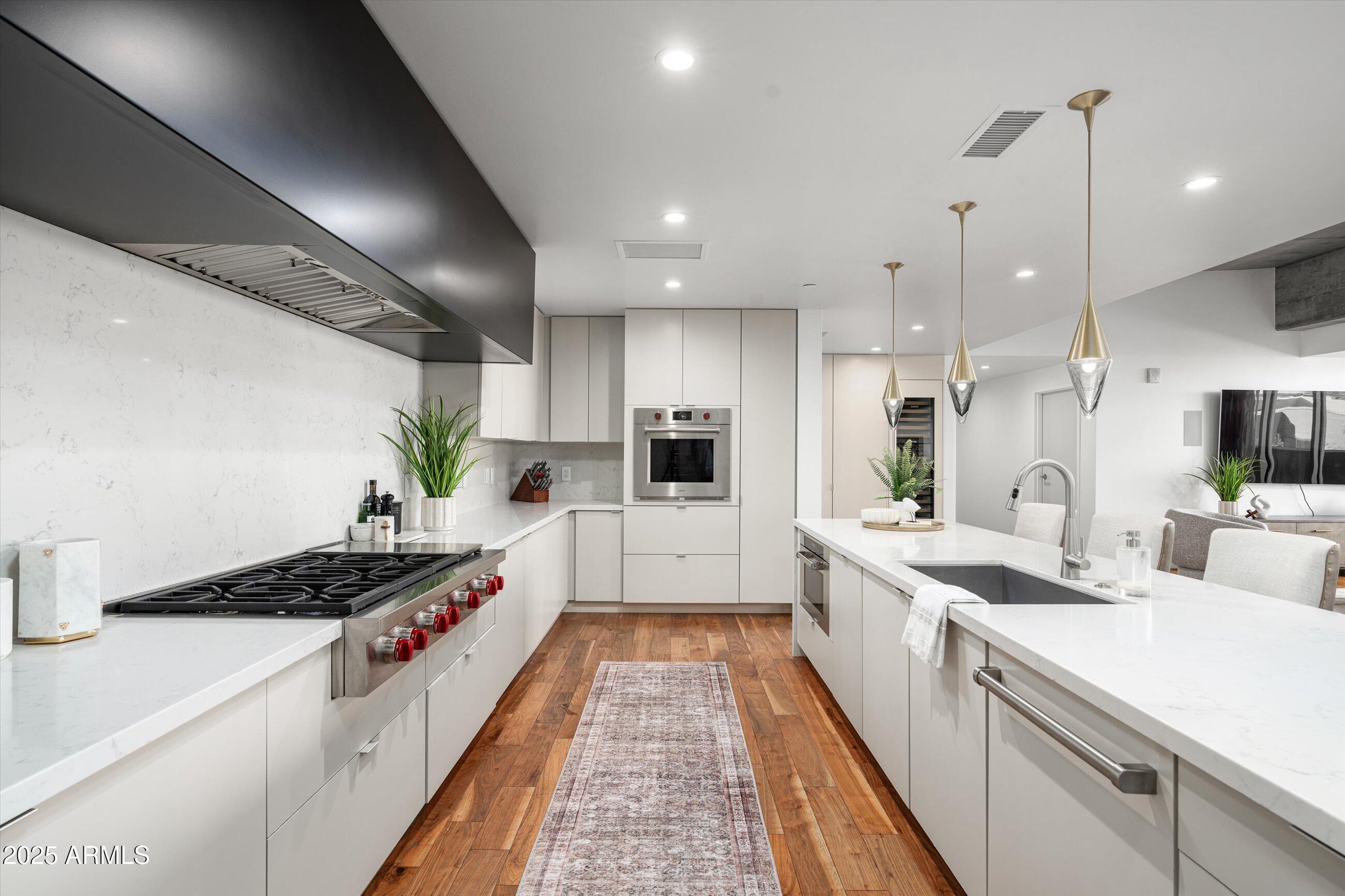 5455 E LINCOLN Drive 3002